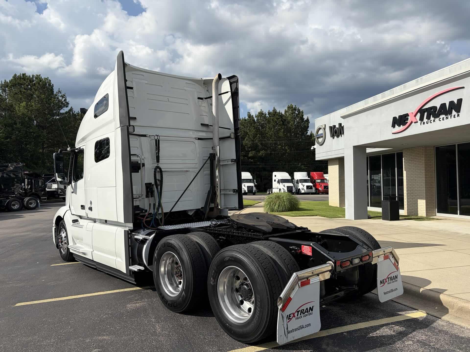 2020 Volvo VNL 760 in Fultondale, AL — photo 8