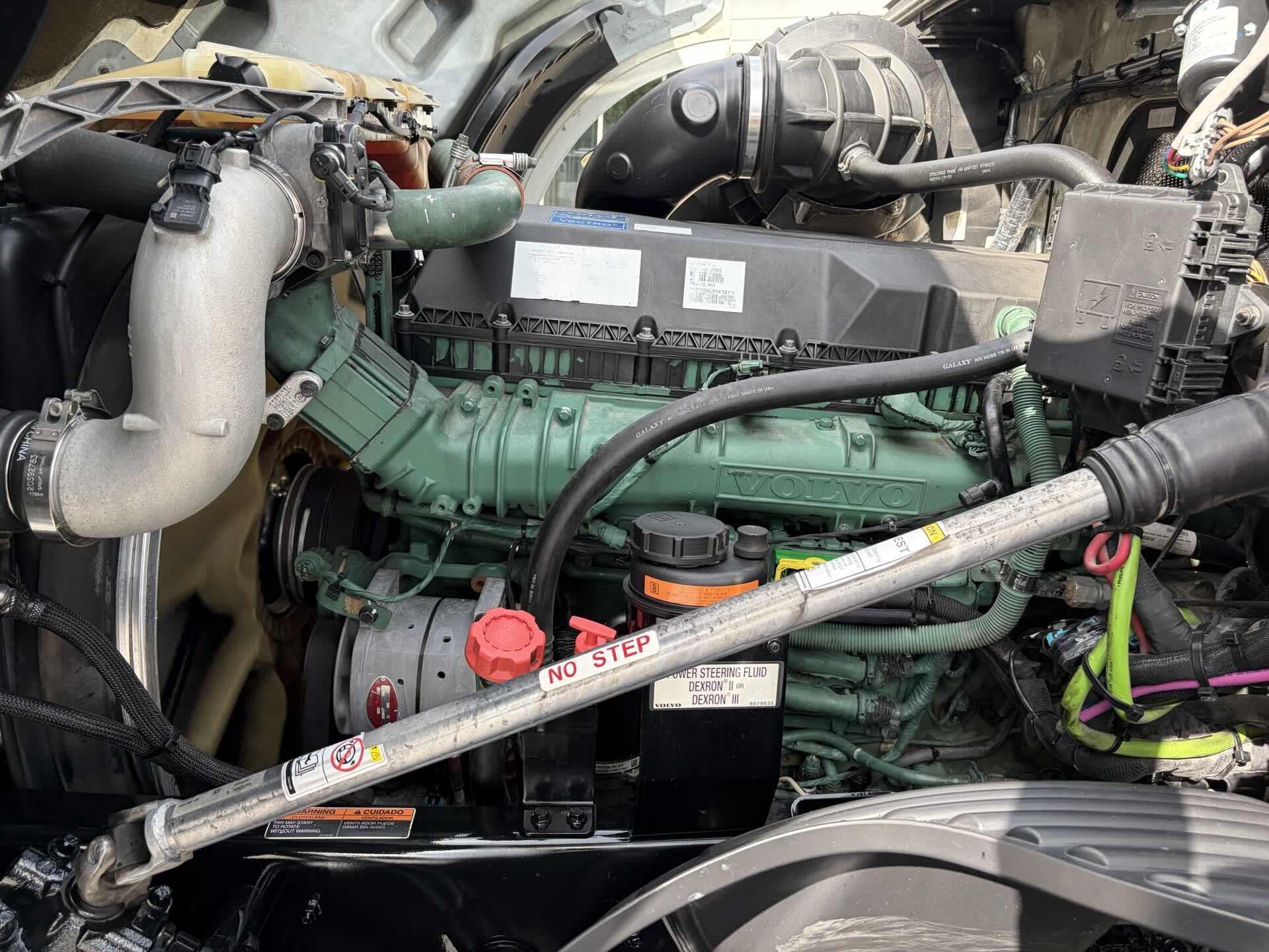 2020 Volvo VNL 760 in Fultondale, AL — photo 12