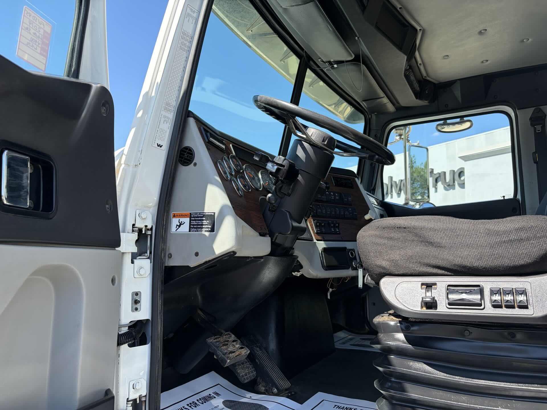 2014 Western Star 4900 in Fultondale, AL — photo 13