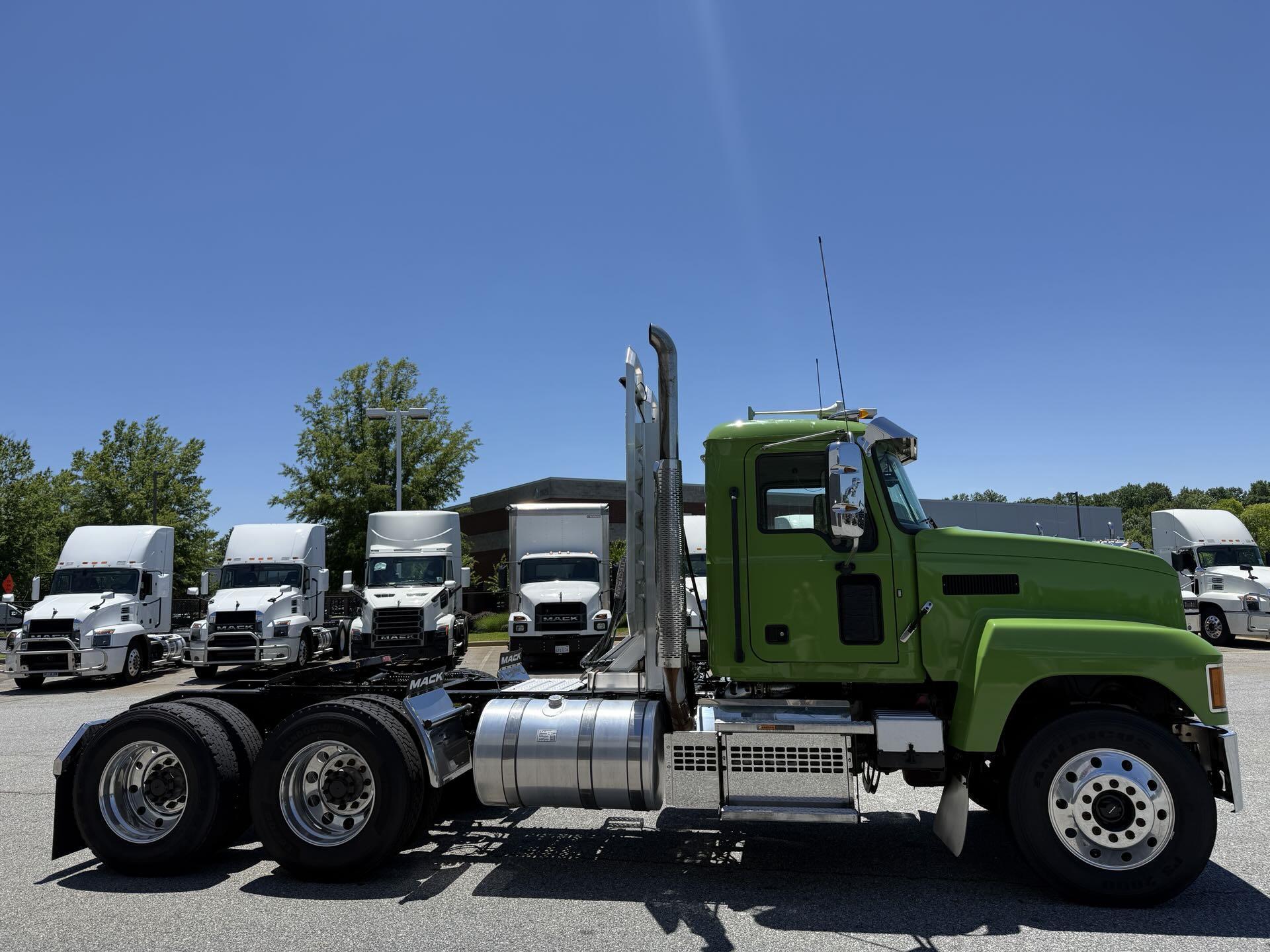 2022 Mack Pinnacle in Duluth, GA — photo 7