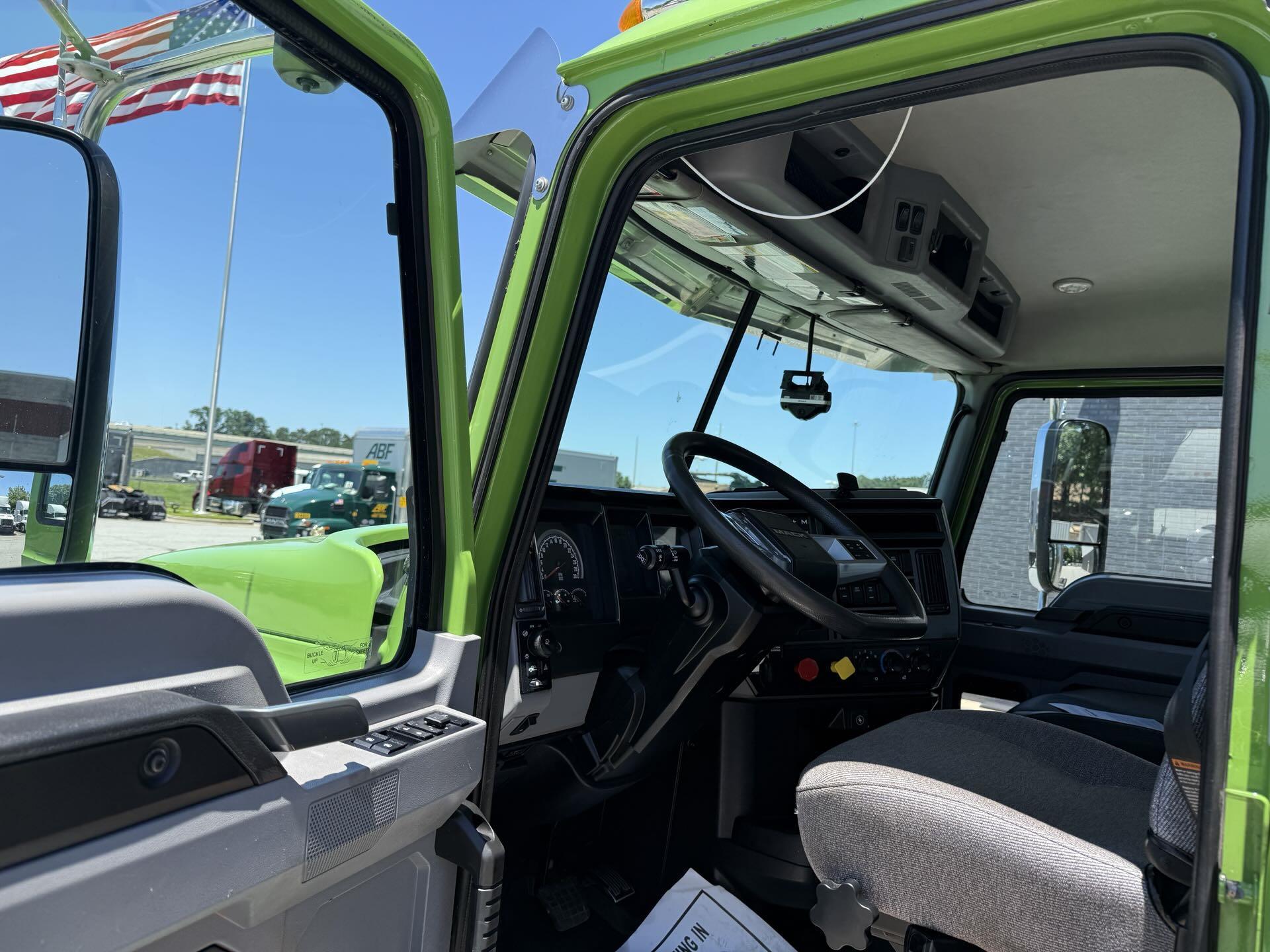 2022 Mack Pinnacle in Duluth, GA — photo 12