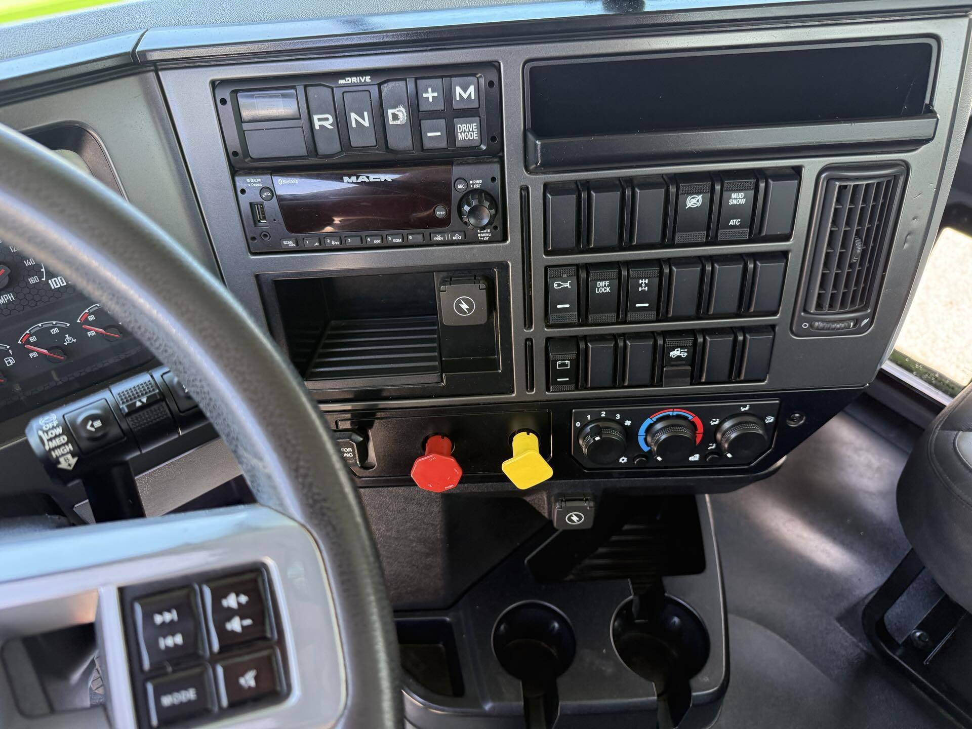 2022 Mack Pinnacle in Duluth, GA — photo 15