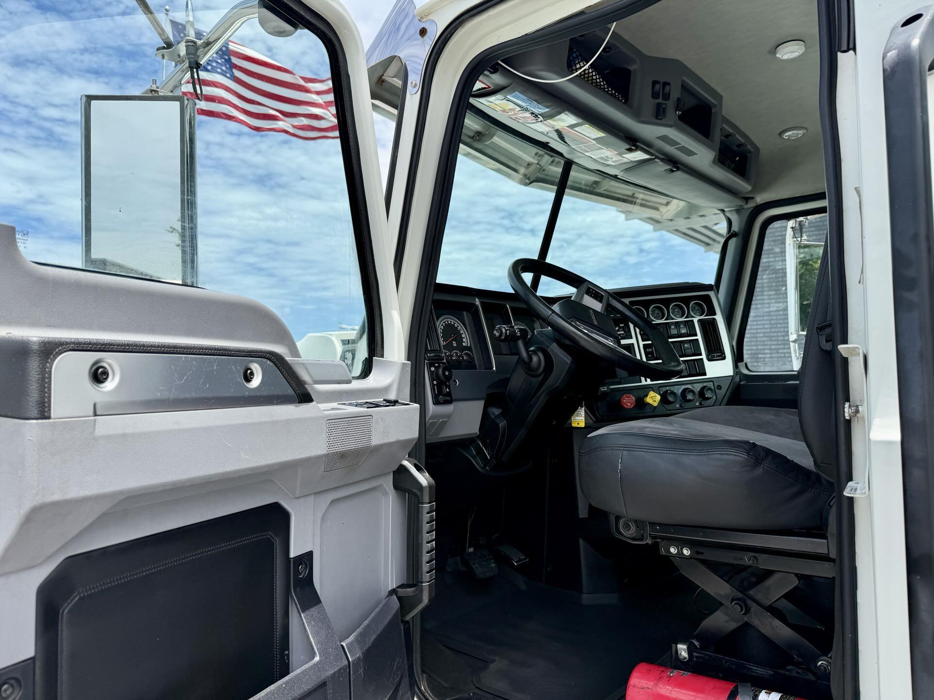 2020 Mack Pinnacle in Duluth, GA — photo 9