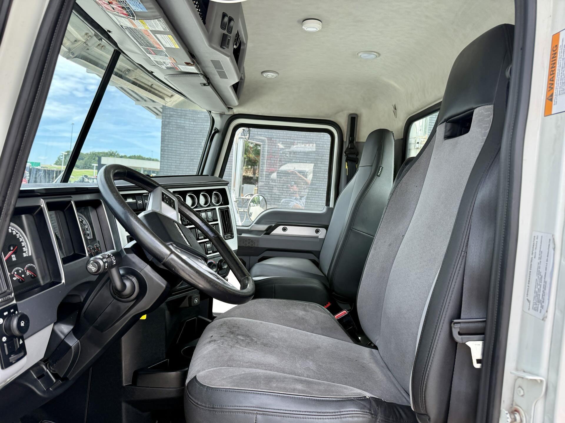 2020 Mack Pinnacle in Duluth, GA — photo 10