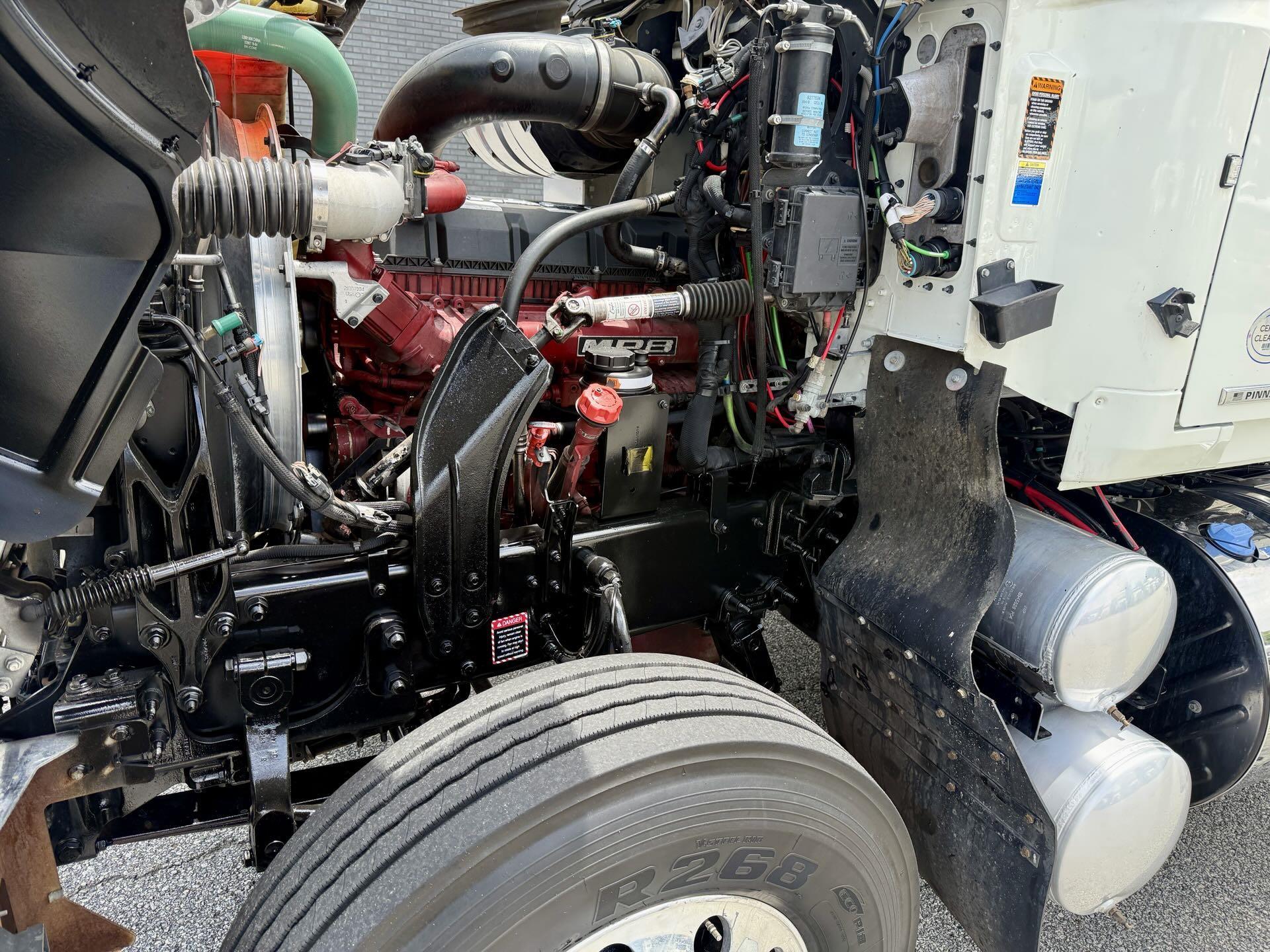 2020 Mack Pinnacle in Duluth, GA — photo 7