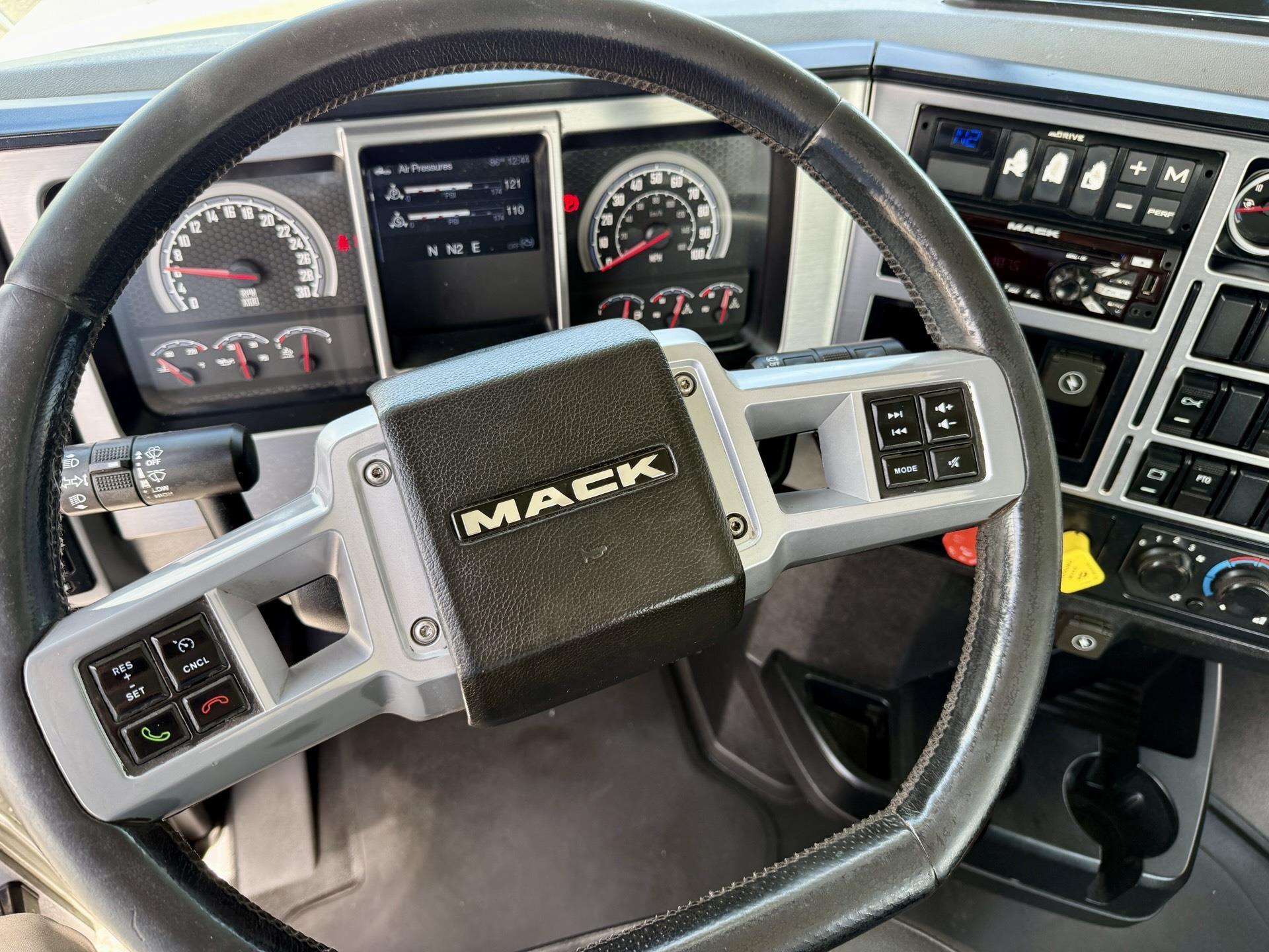 2020 Mack Pinnacle in Duluth, GA — photo 13