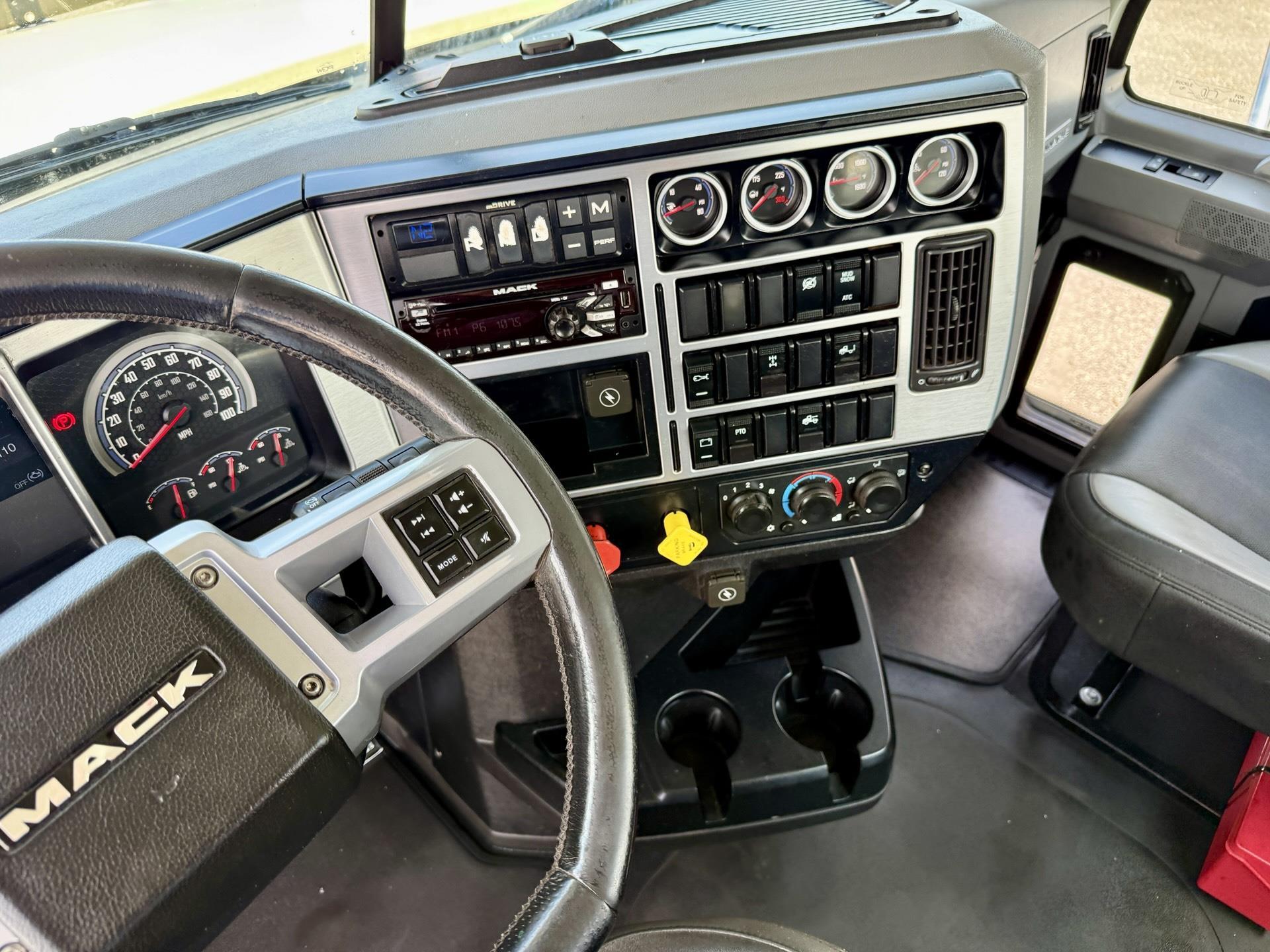 2020 Mack Pinnacle in Duluth, GA — photo 14