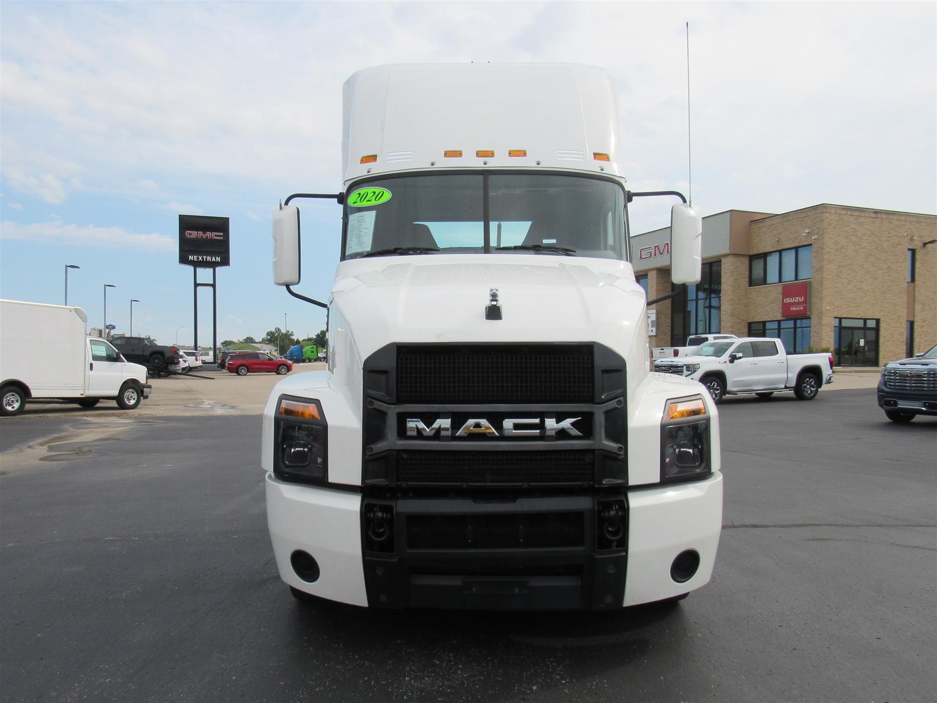 2020 Mack Anthem in Kansas City, MO — photo 9