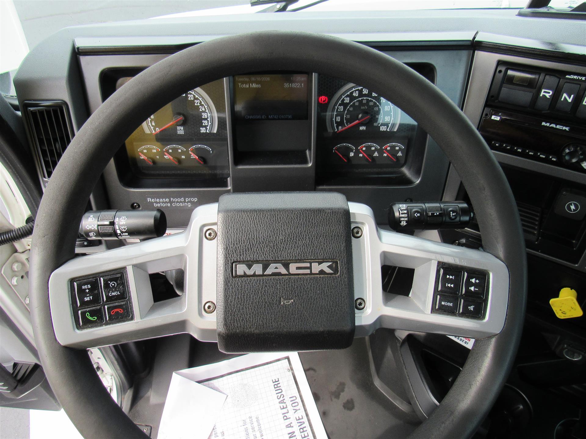 2020 Mack Anthem in Kansas City, MO — photo 13