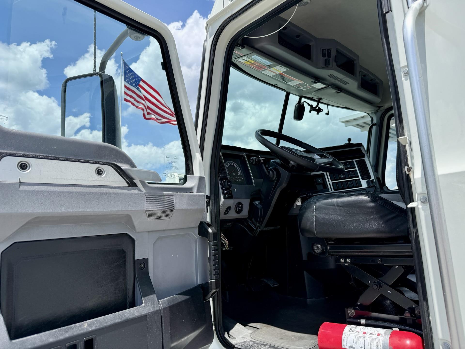 2022 Mack Anthem in Duluth, GA — photo 10