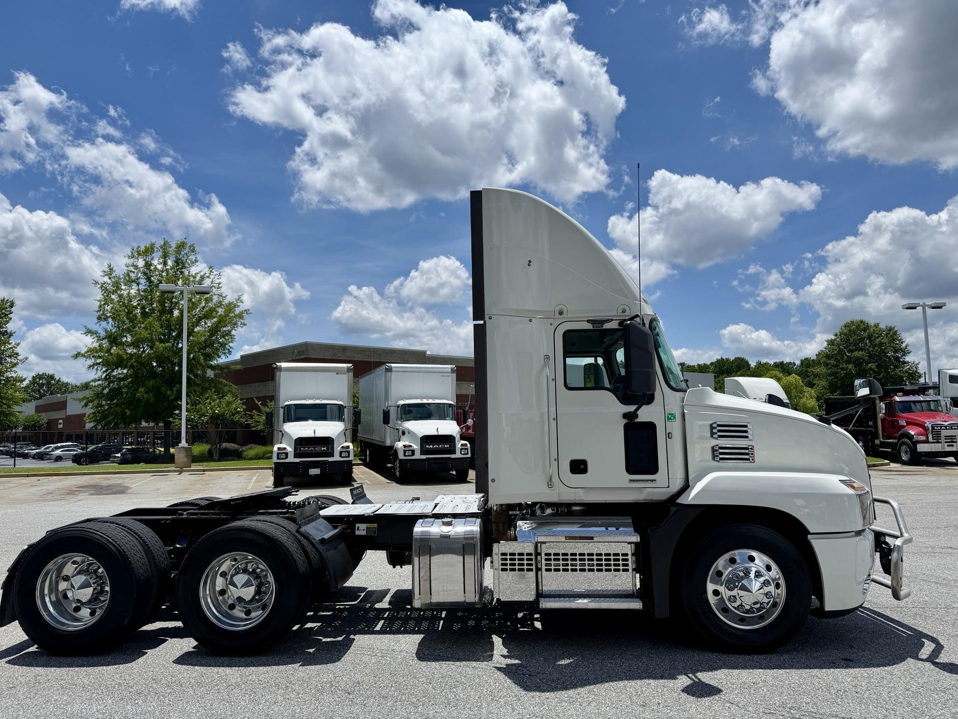 2022 Mack Anthem in Duluth, GA — photo 6