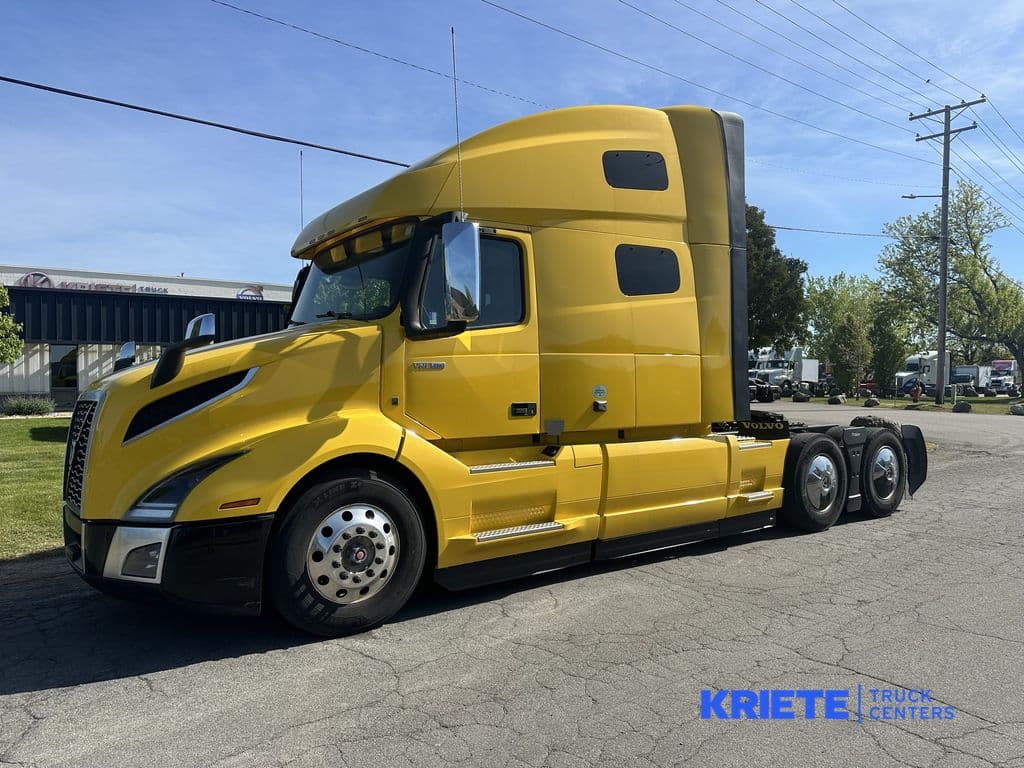 2022 Volvo VNL 760