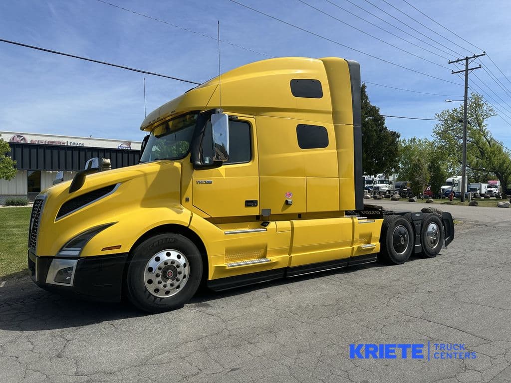 2022 Volvo VNL 760