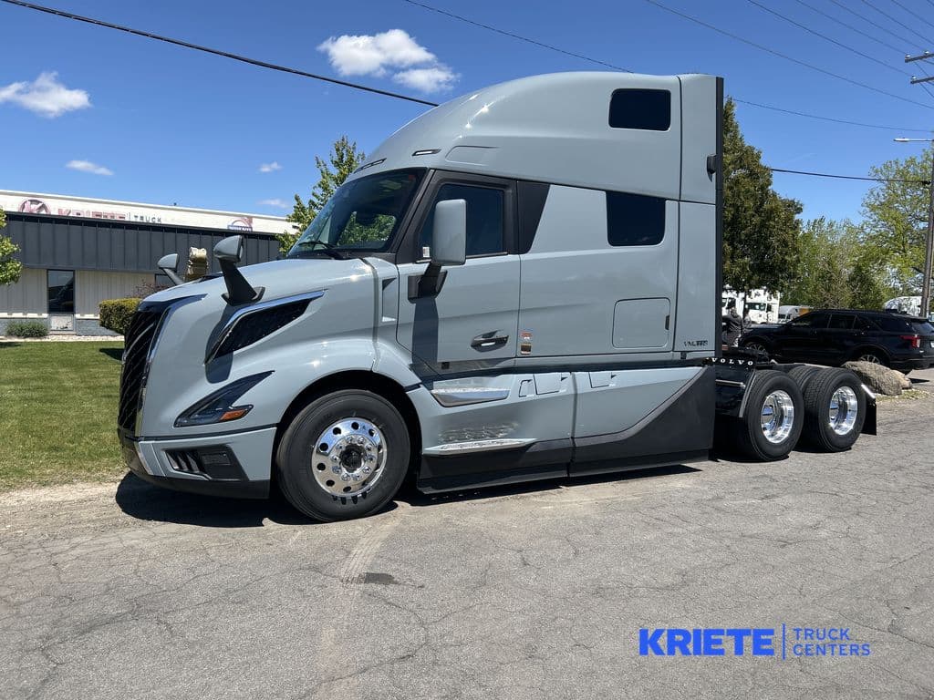 2027 Volvo VNL 860