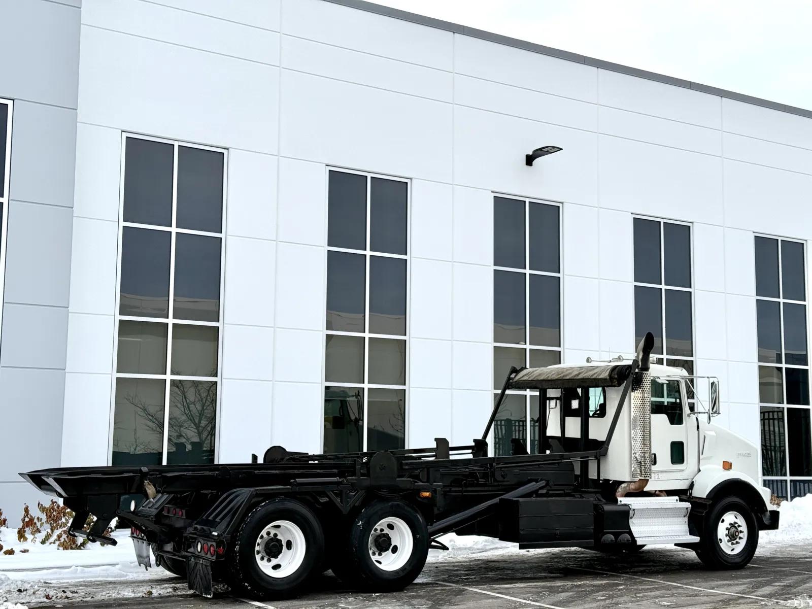 2008 Kenworth T800 in New Lenox, IL — photo 5