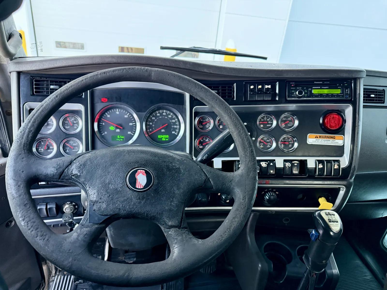 2008 Kenworth T800 in New Lenox, IL — photo 16