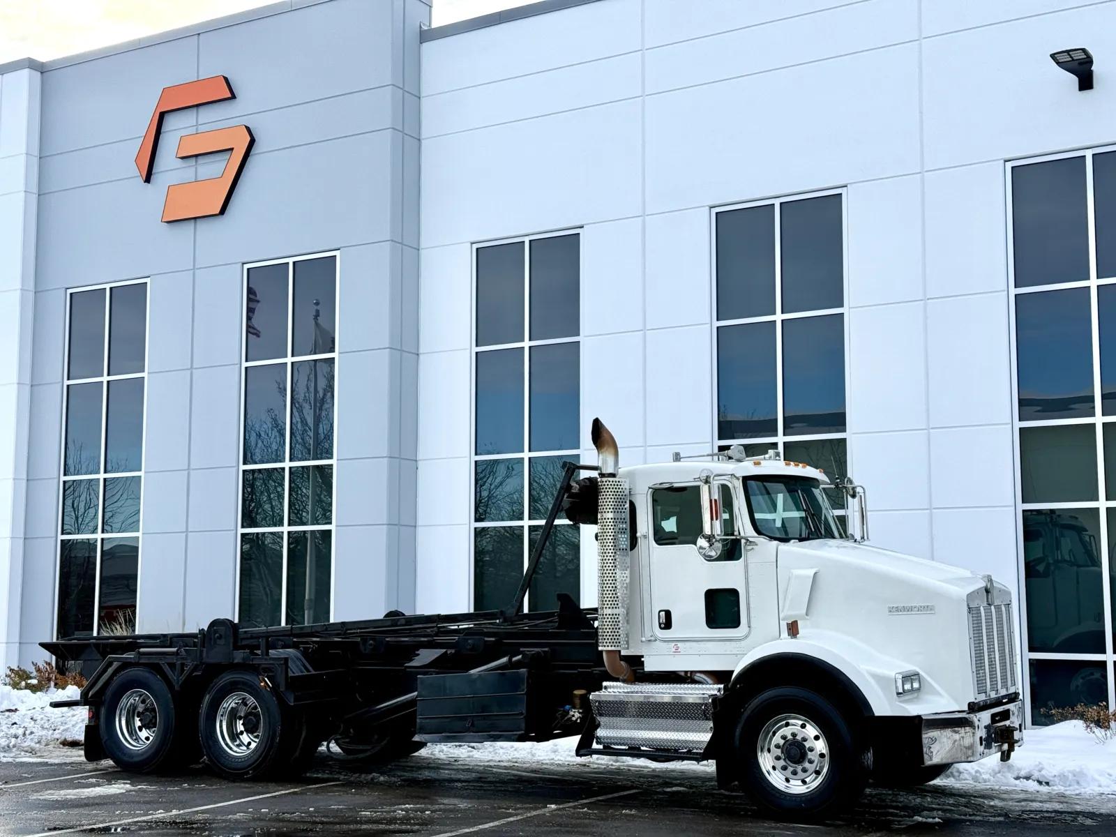 2009 Kenworth T800 in New Lenox, IL — photo 2