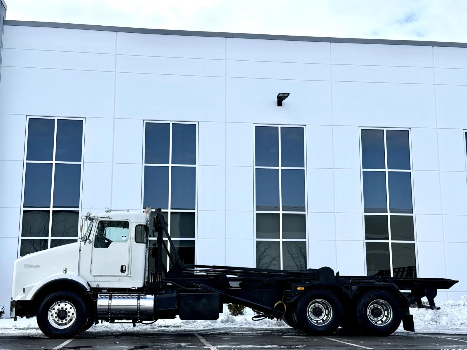 2009 Kenworth T800 in New Lenox, IL — photo 4