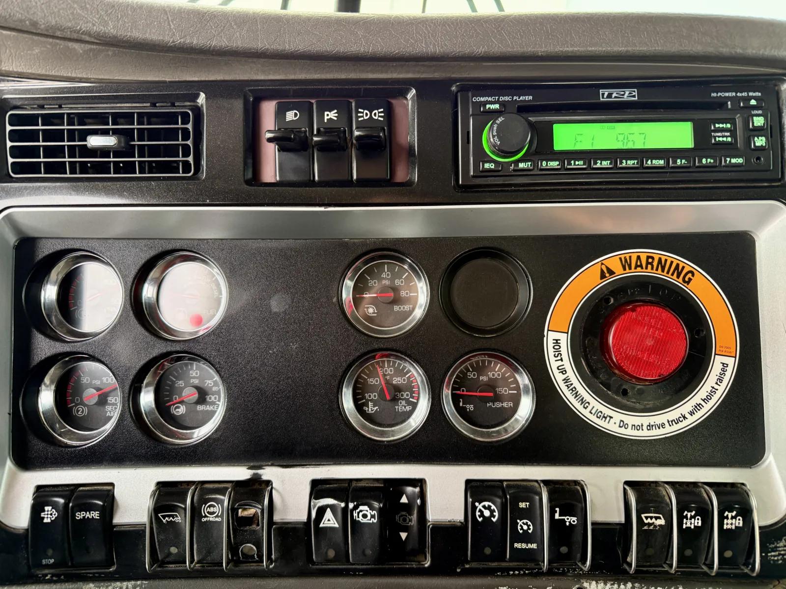 2009 Kenworth T800 in New Lenox, IL — photo 18