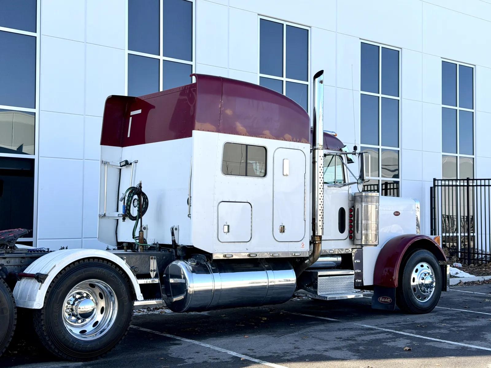 1998 Peterbilt 379 in New Lenox, IL — photo 7