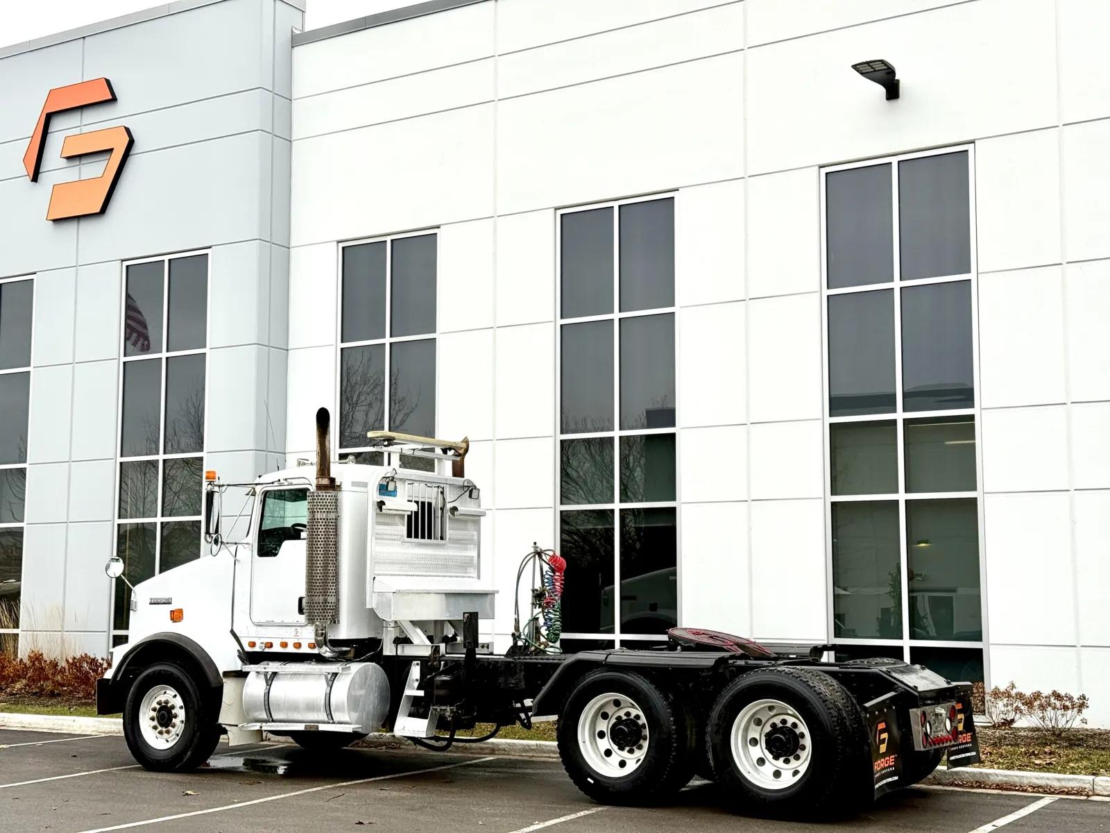 2003 Kenworth T800 in New Lenox, IL — photo 6