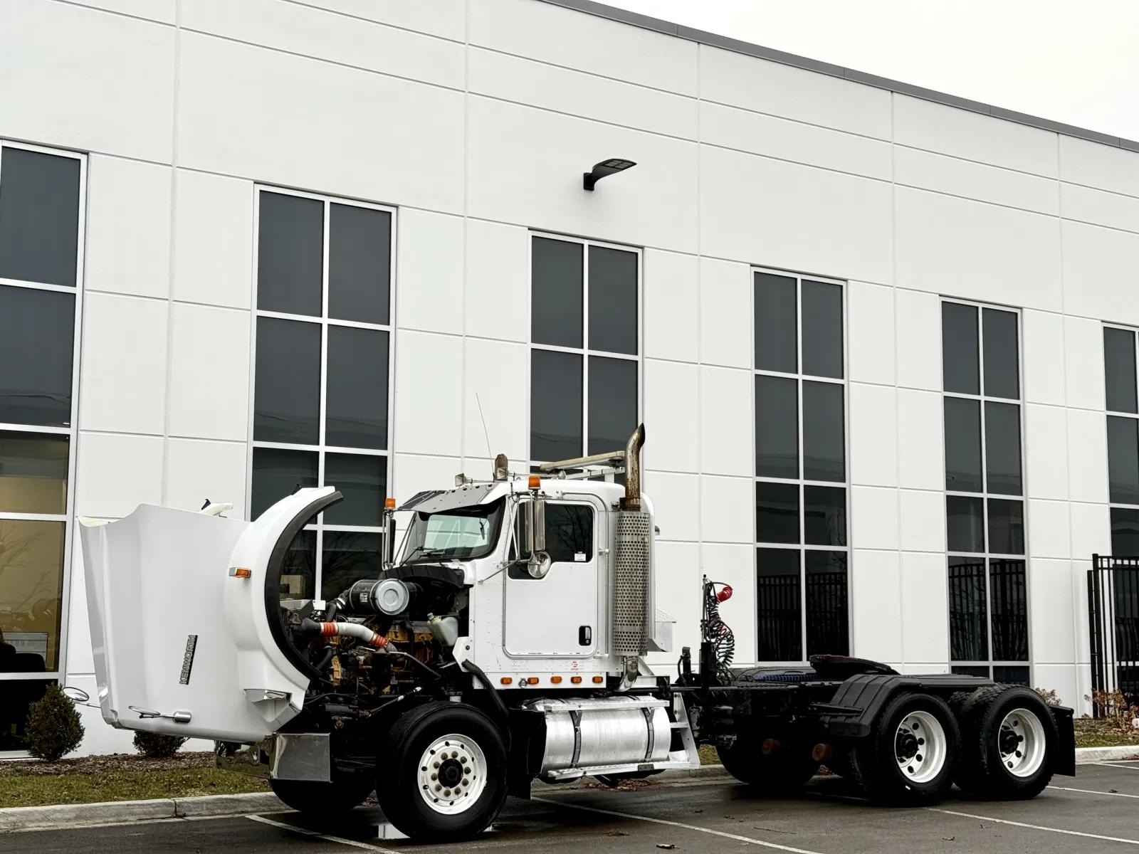 2003 Kenworth T800 in New Lenox, IL — photo 10