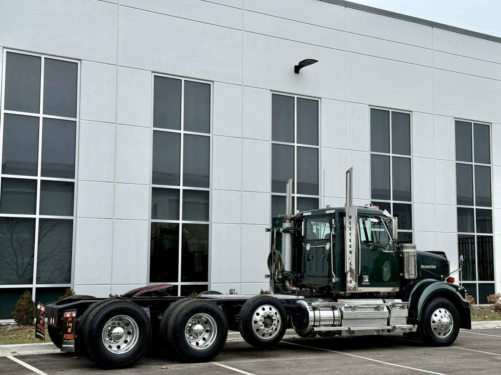 2021 Western Star 4900 in New Lenox, IL — photo 5