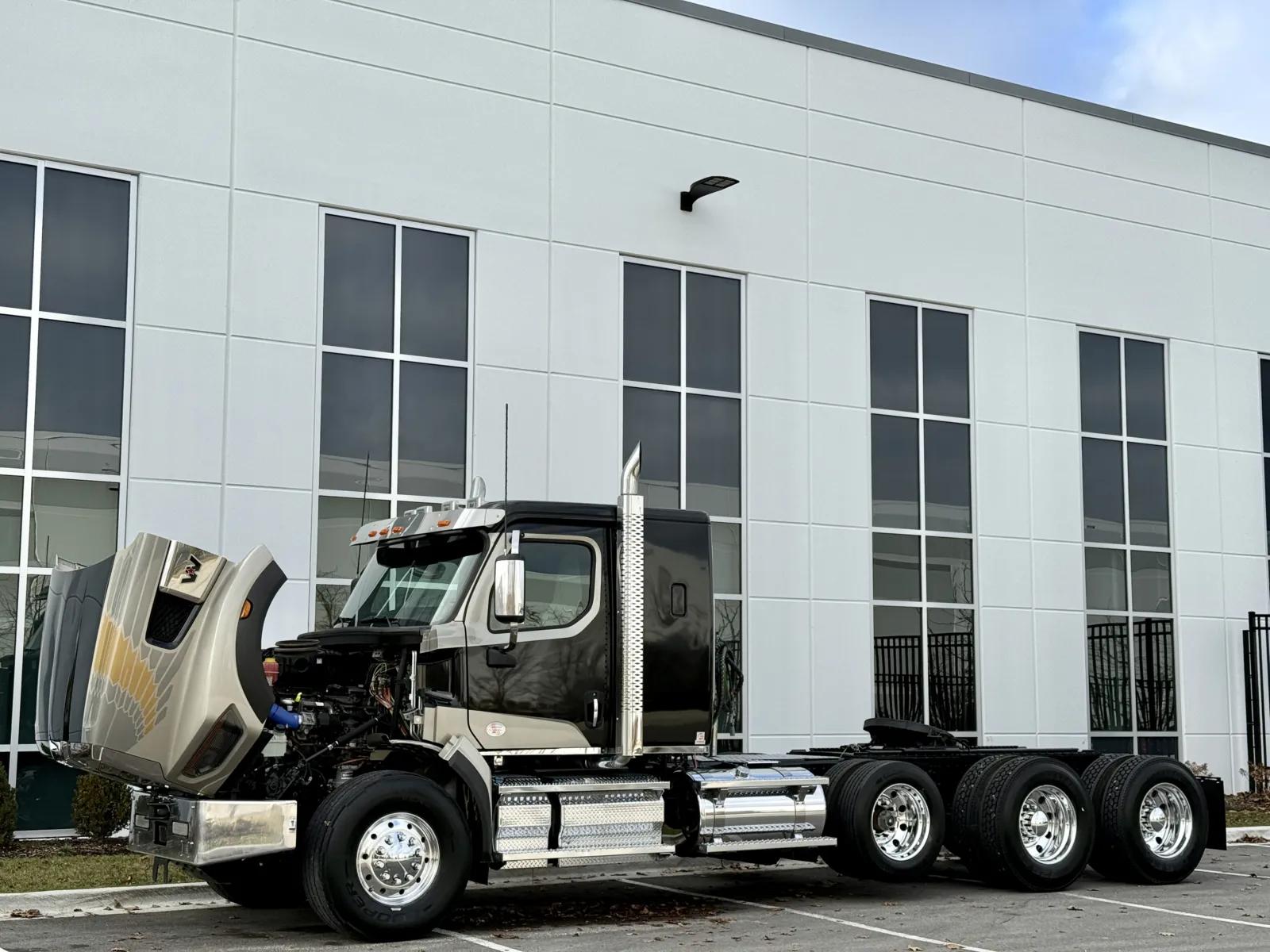 2023 Western Star 4900 in New Lenox, IL — photo 10
