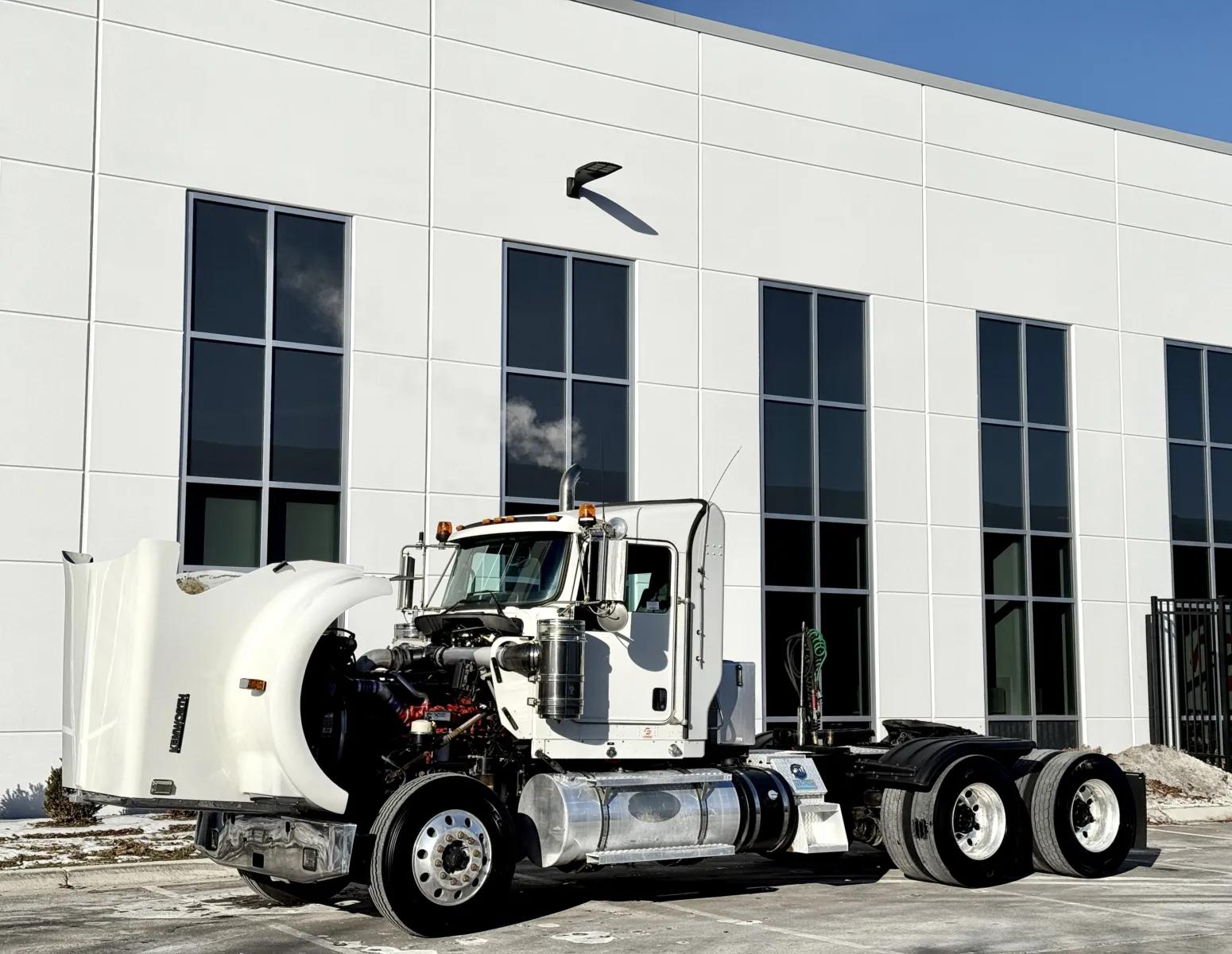 2020 Kenworth W900 in New Lenox, IL — photo 10