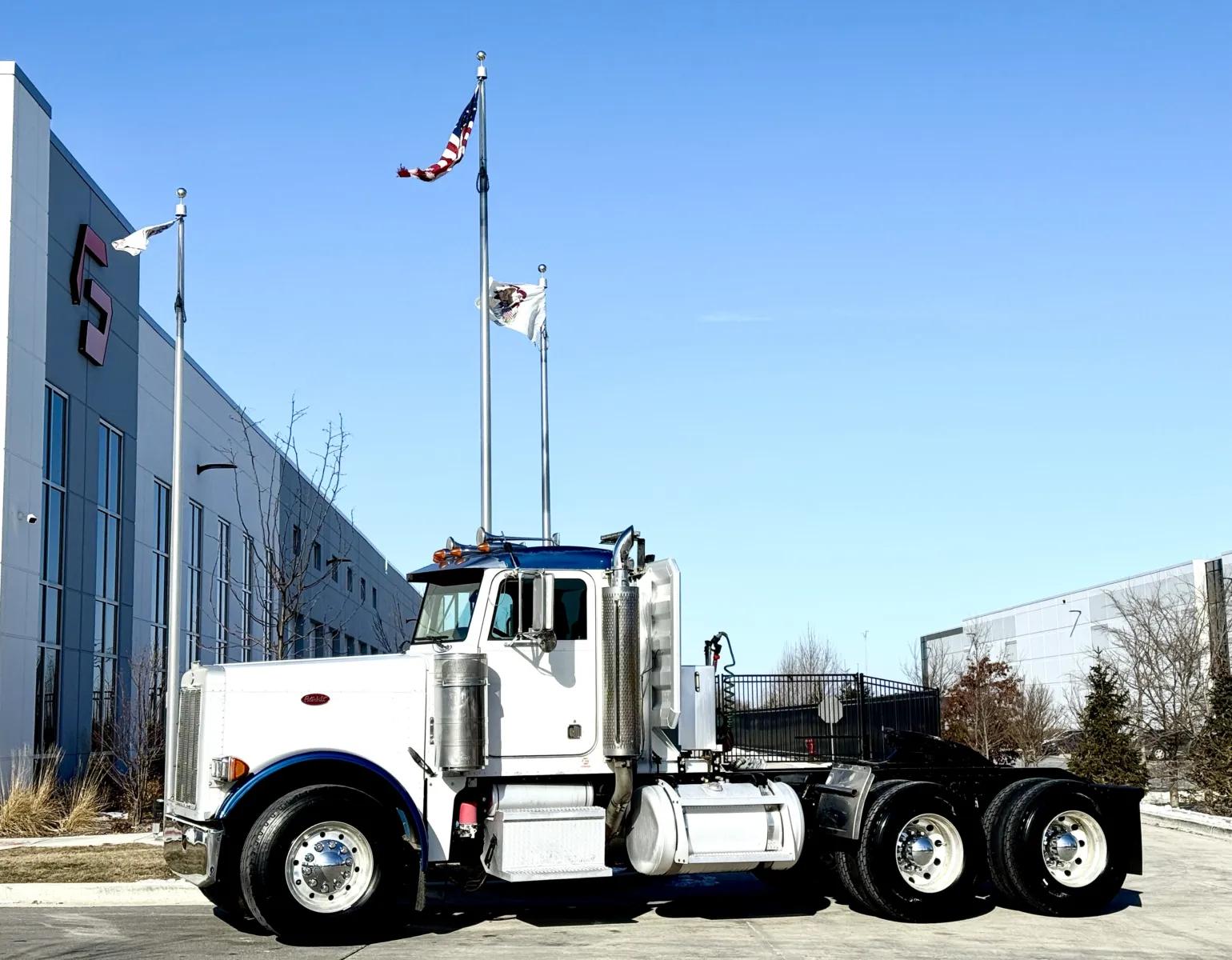 2003 Peterbilt 379