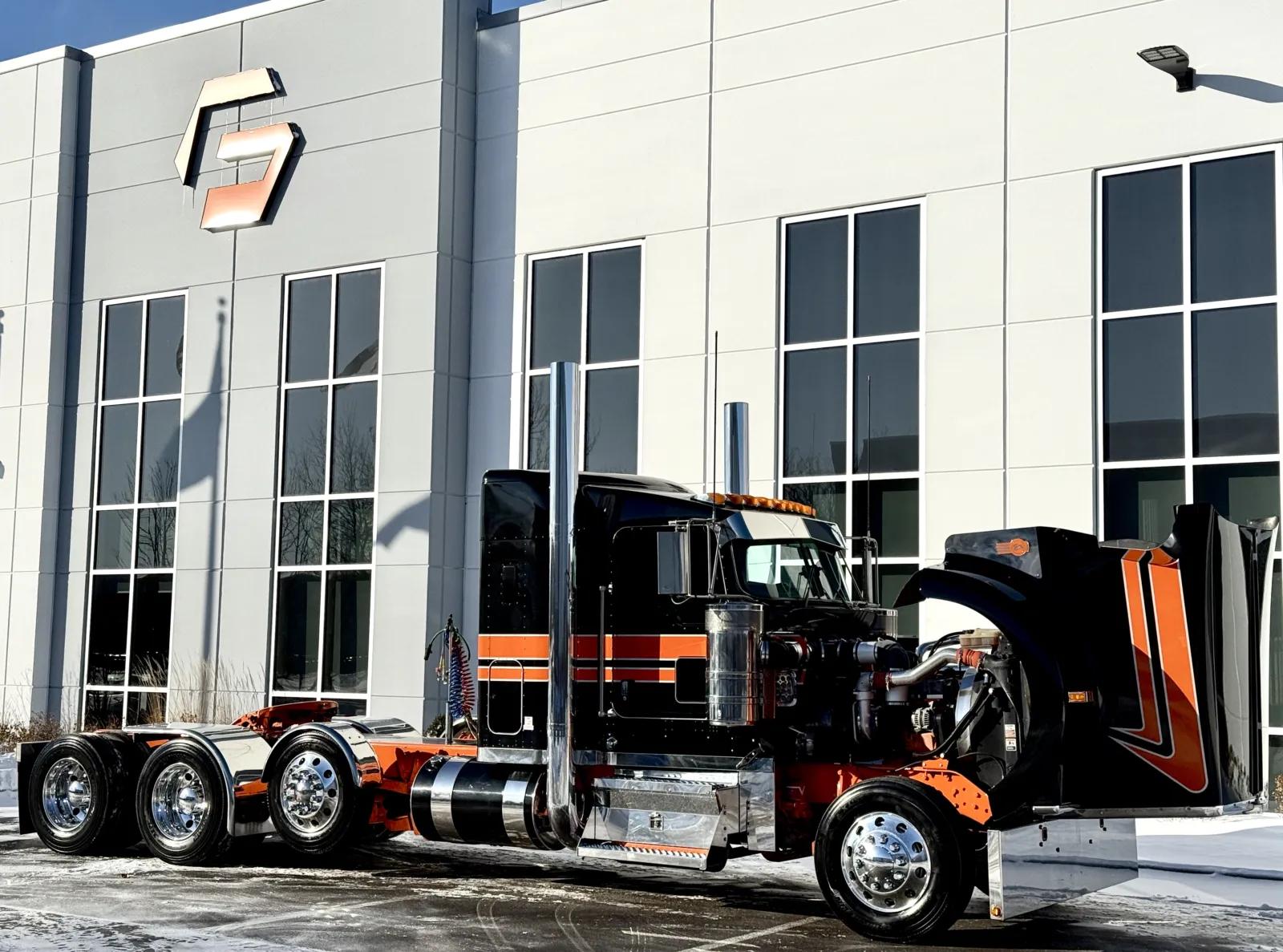 2018 Kenworth W900 in New Lenox, IL — photo 9