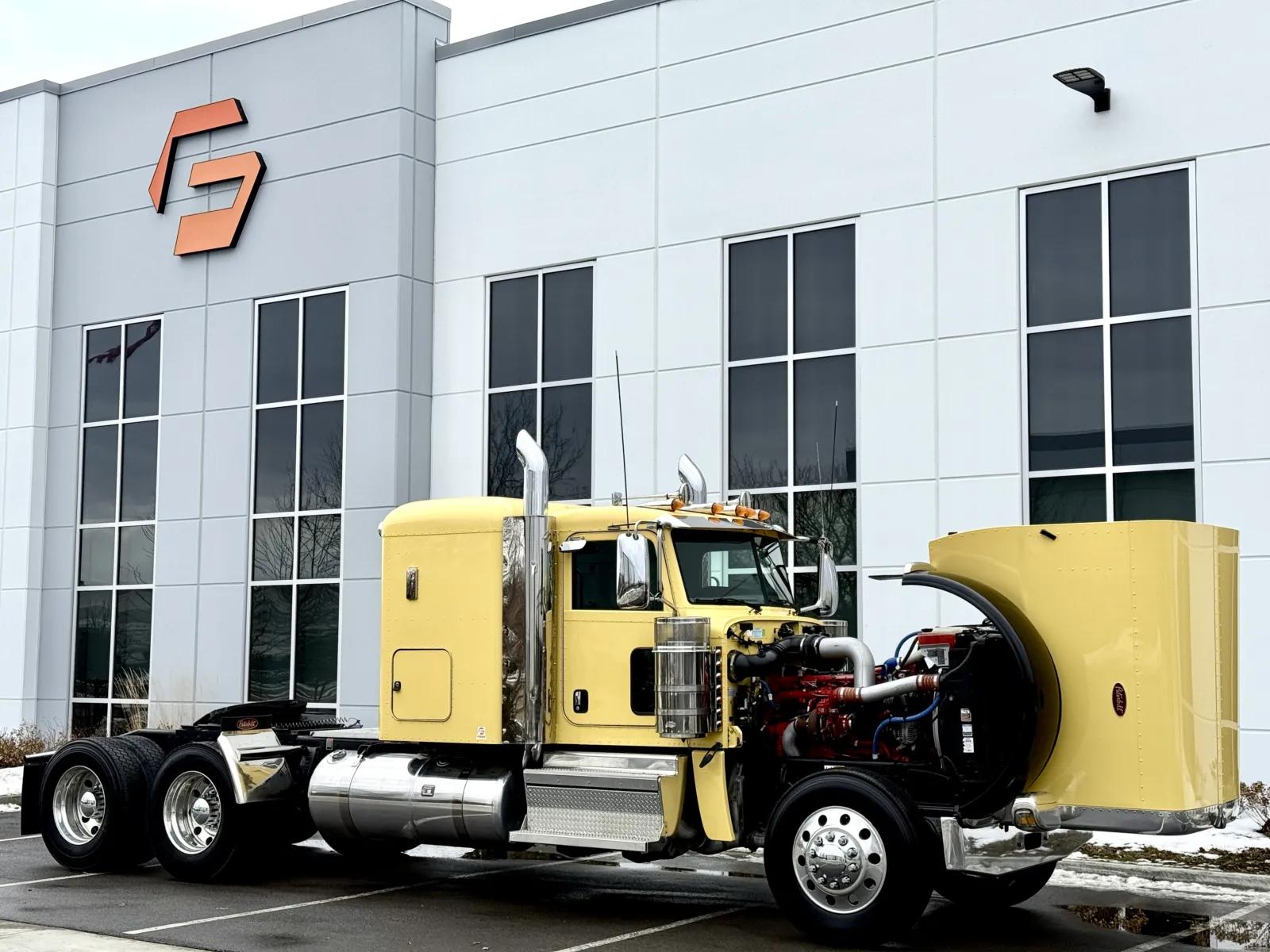 2023 Peterbilt 389 in New Lenox, IL — photo 9