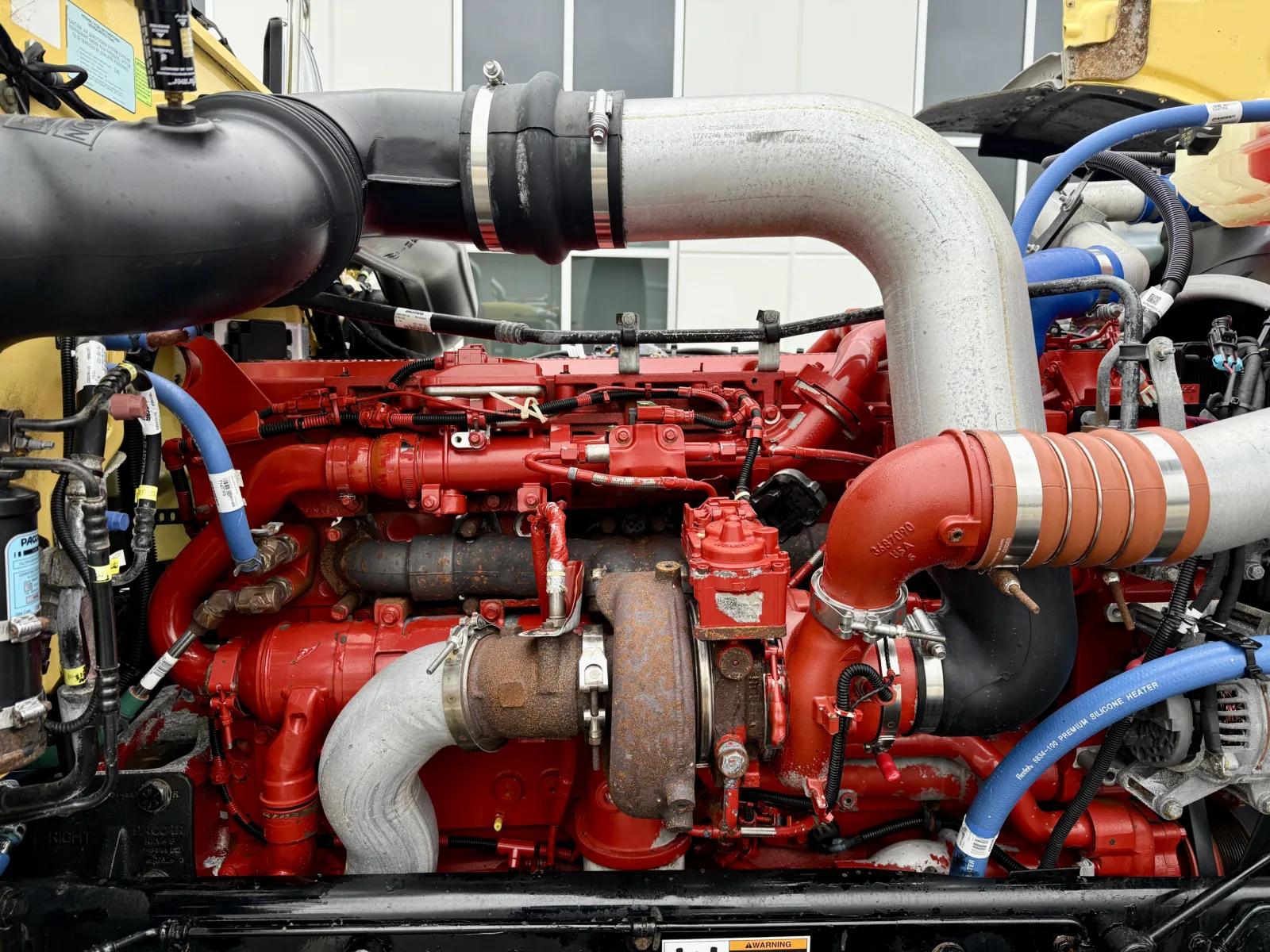 2023 Peterbilt 389 in New Lenox, IL — photo 13