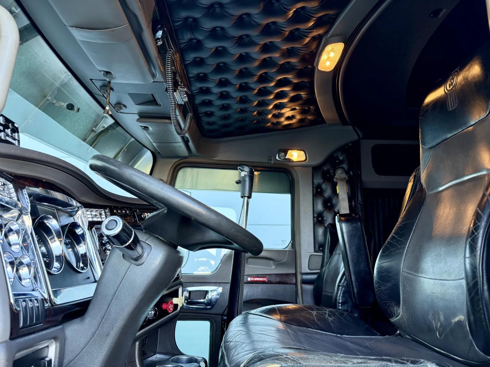 2013 Kenworth W900 in New Lenox, IL — photo 14