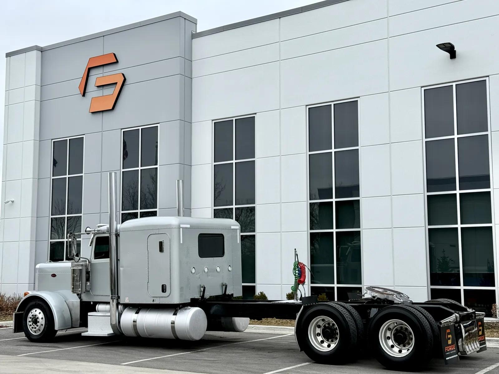 2007 Peterbilt 379 in New Lenox, IL — photo 6