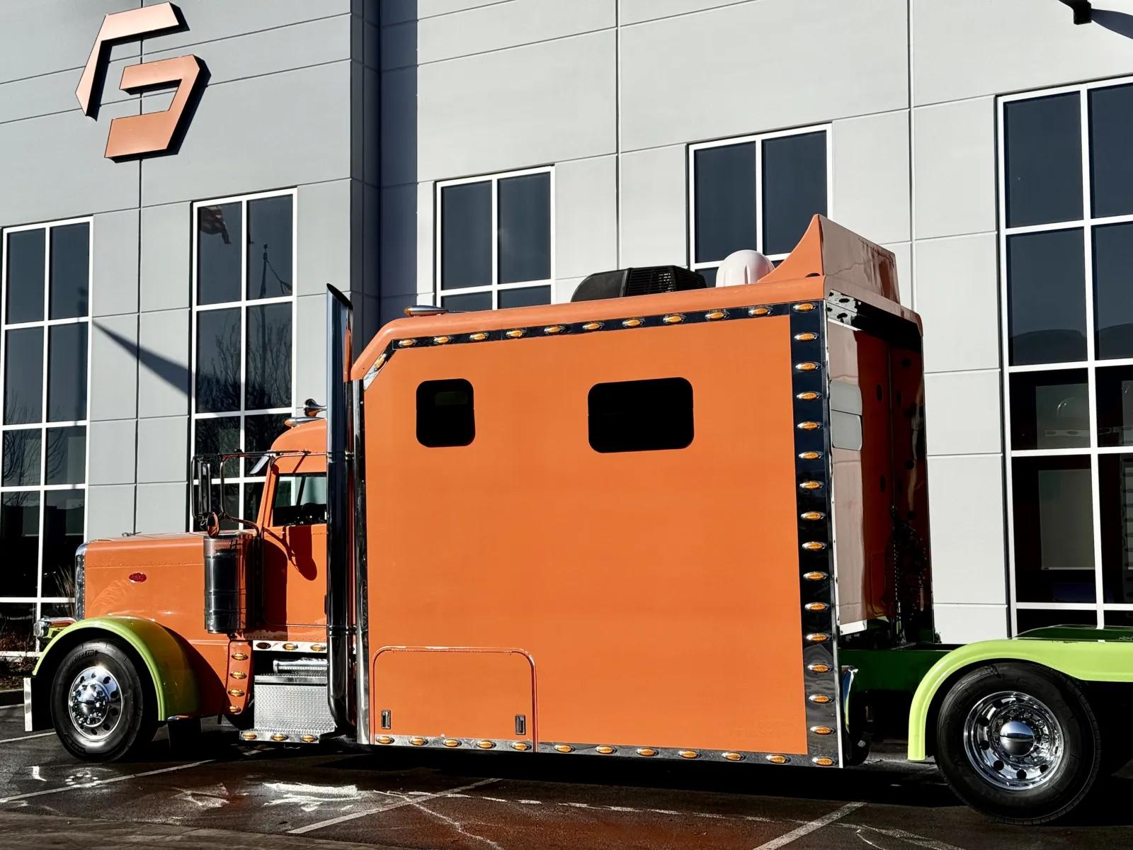 2014 Peterbilt 389 in New Lenox, IL — photo 8