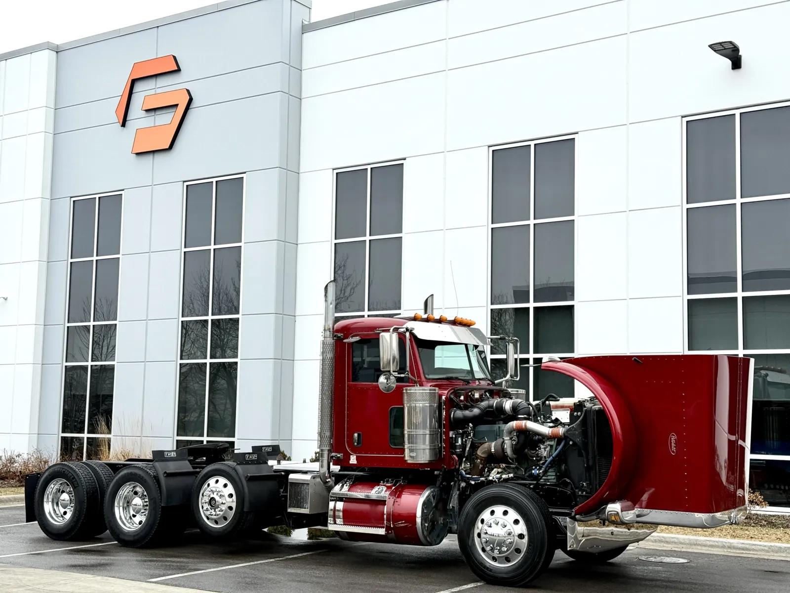 2017 Peterbilt 389 in New Lenox, IL — photo 9