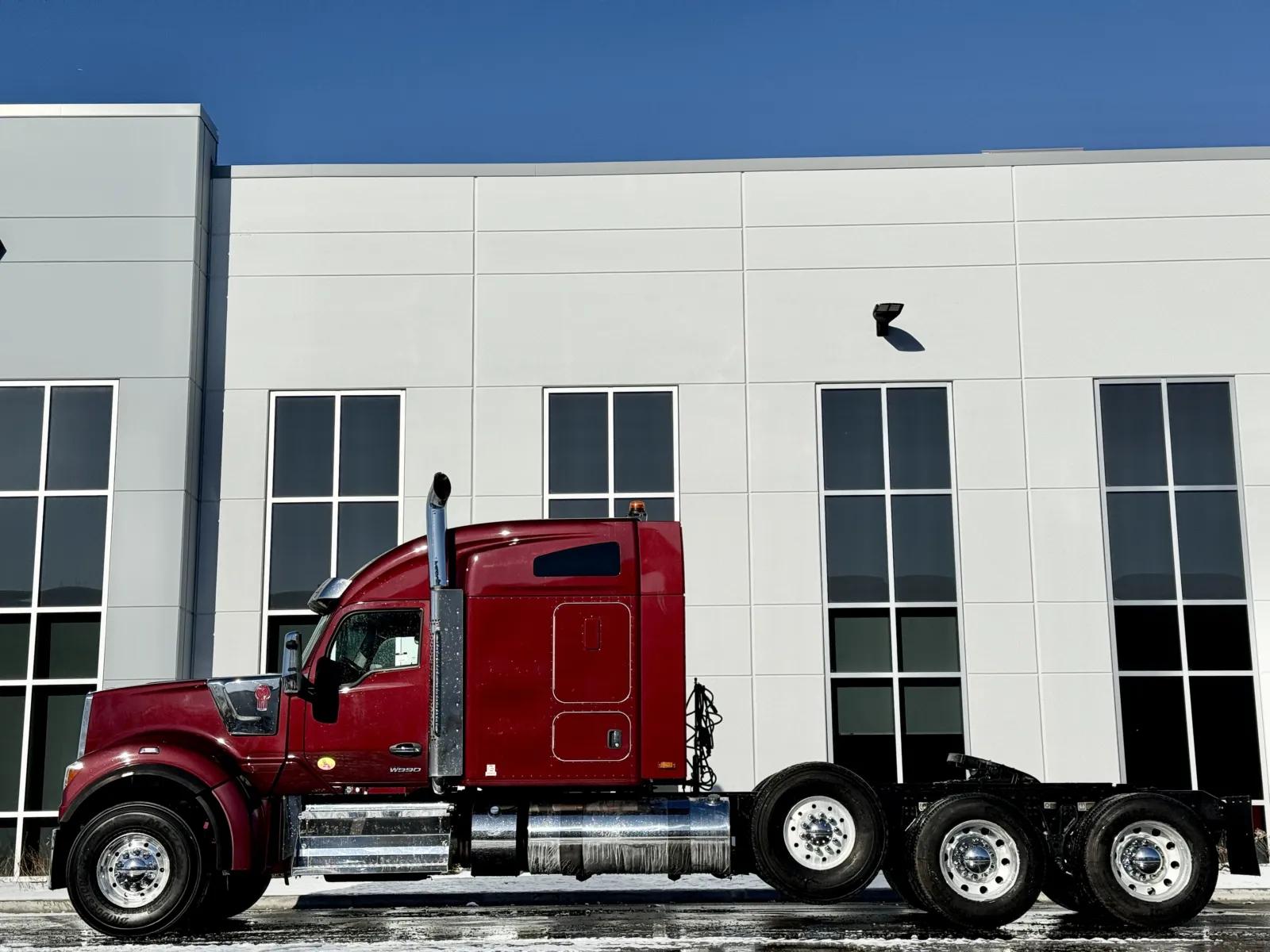2024 Kenworth W990 in New Lenox, IL — photo 4