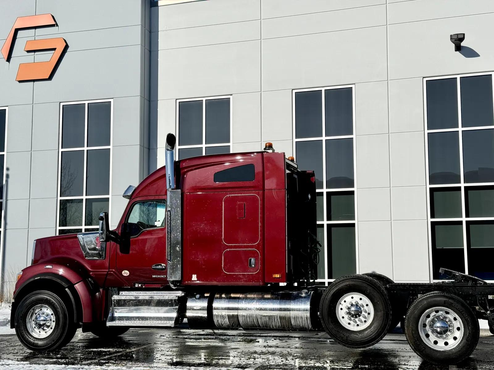 2024 Kenworth W990 in New Lenox, IL — photo 8