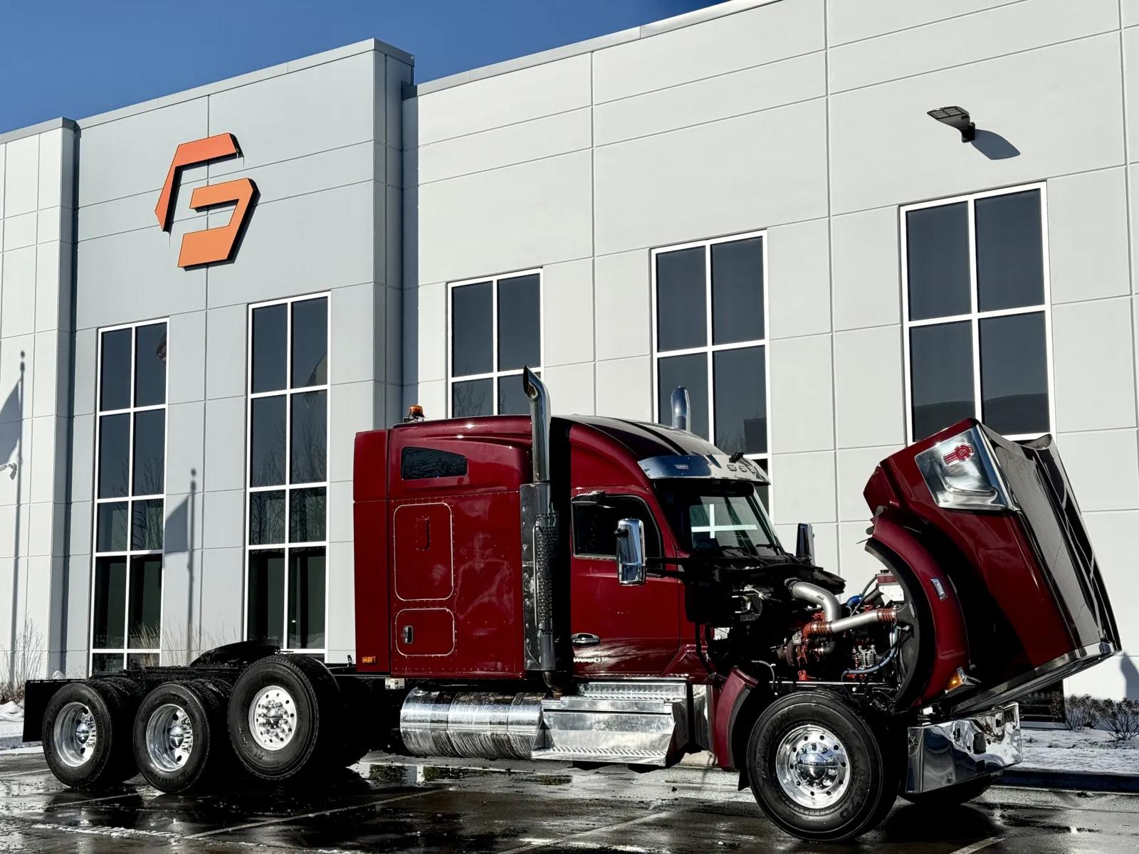 2024 Kenworth W990 in New Lenox, IL — photo 9