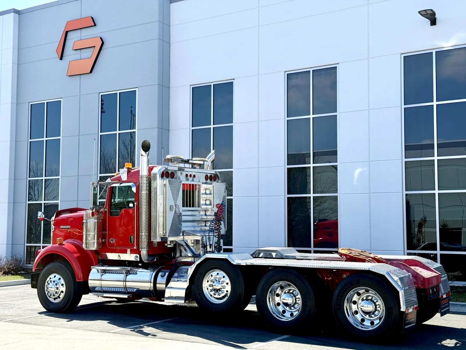 2016 Kenworth W900 in New Lenox, IL — photo 6