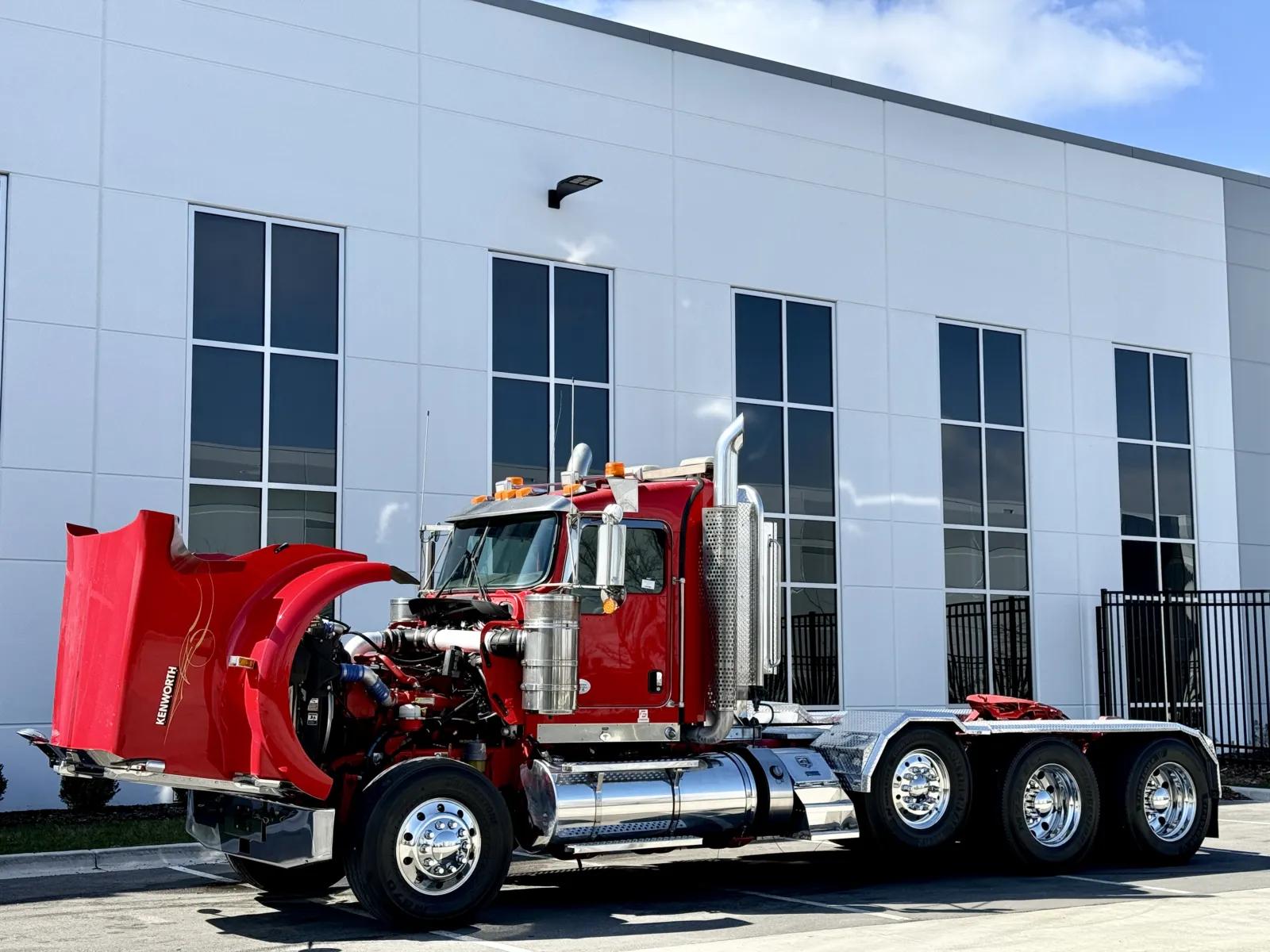 2016 Kenworth W900 in New Lenox, IL — photo 10