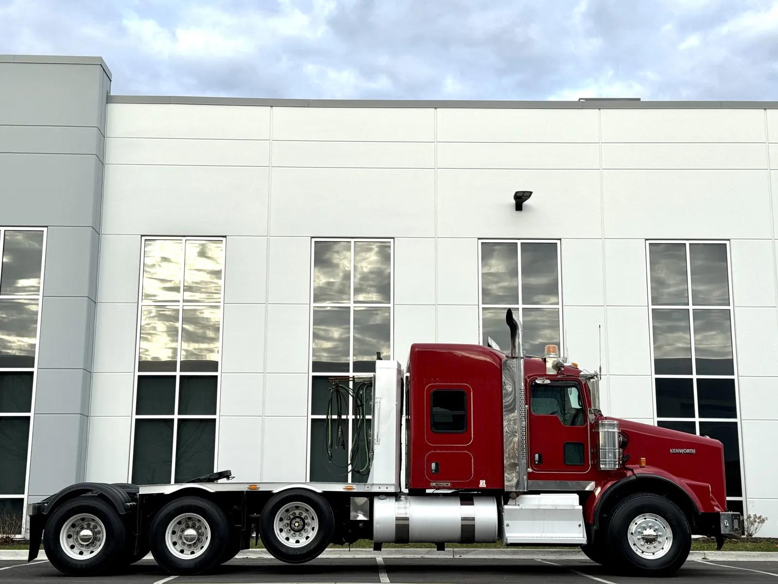 2014 Kenworth T800 in New Lenox, IL — photo 3