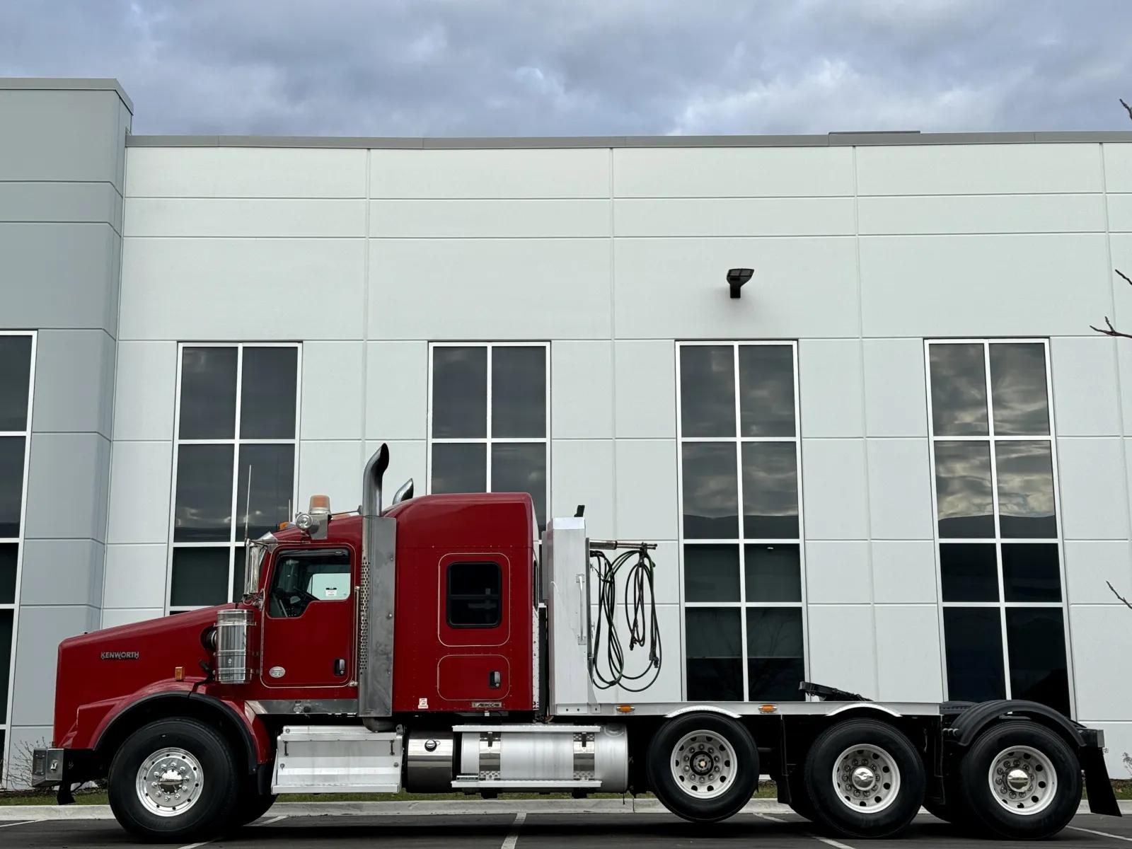2014 Kenworth T800 in New Lenox, IL — photo 4
