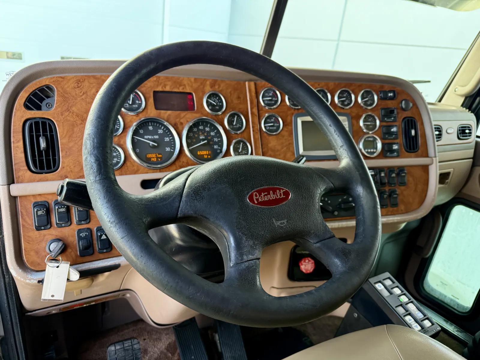 2008 Peterbilt 388 in New Lenox, IL — photo 15