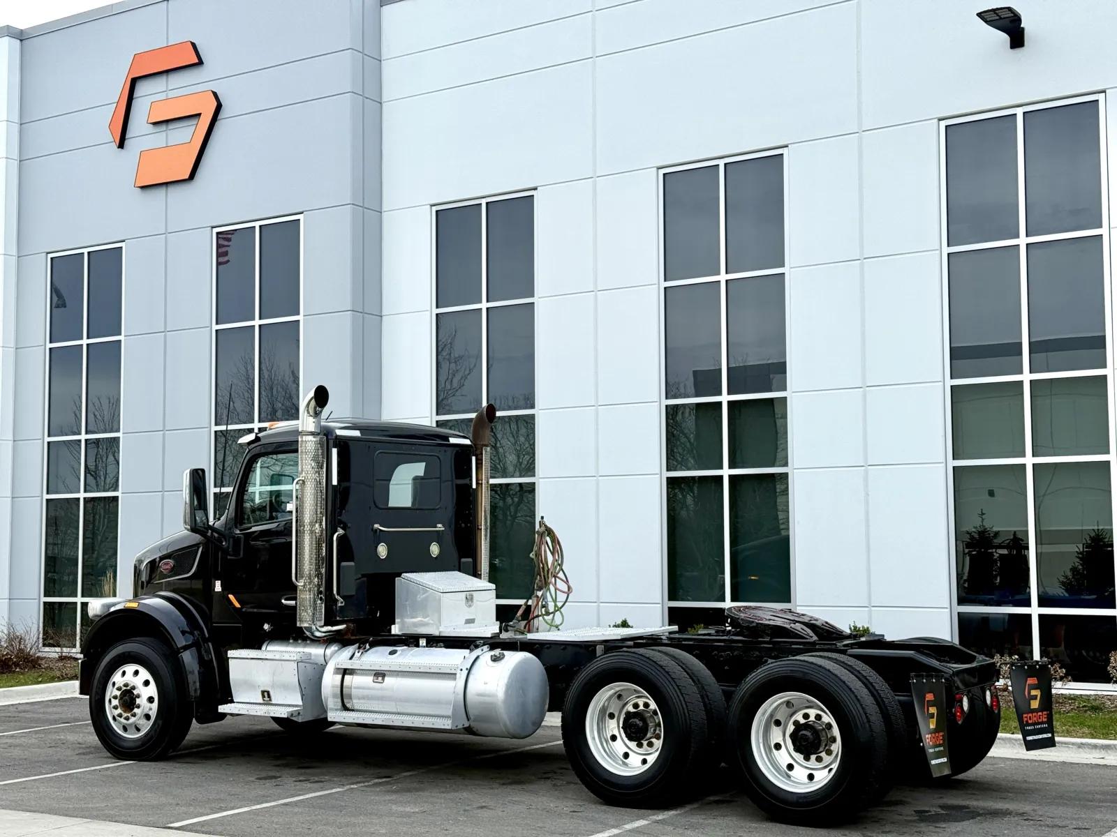 2020 Peterbilt 567 in New Lenox, IL — photo 6