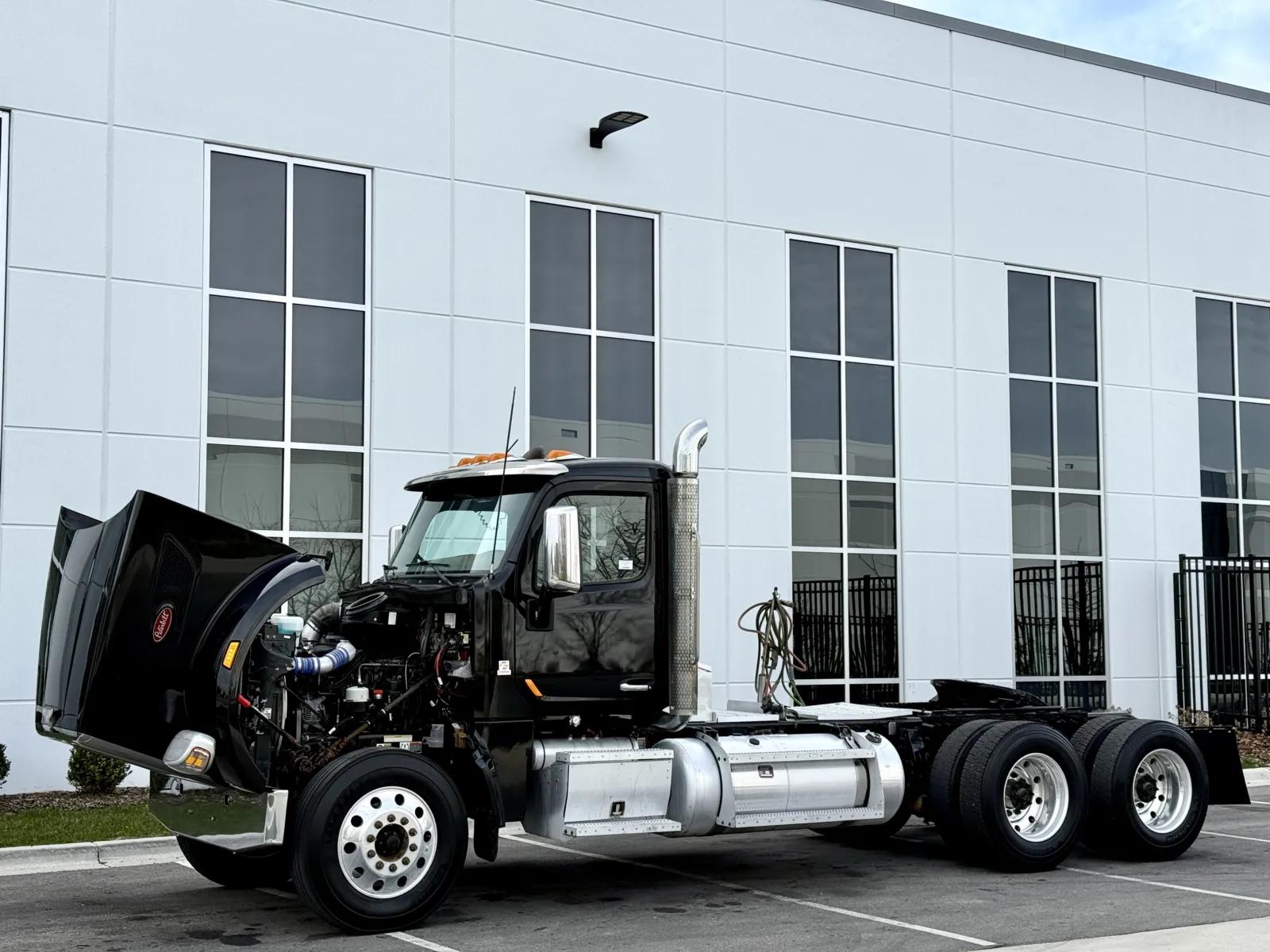 2020 Peterbilt 567 in New Lenox, IL — photo 10