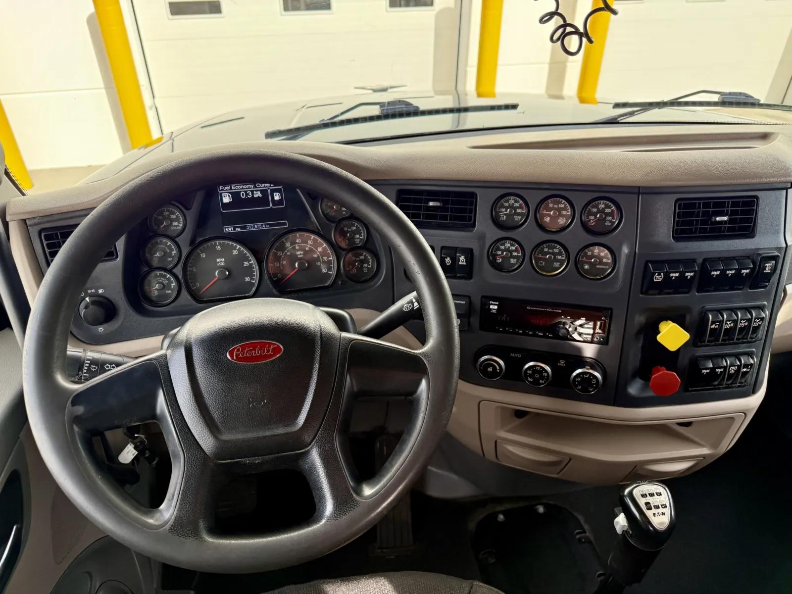 2020 Peterbilt 567 in New Lenox, IL — photo 16