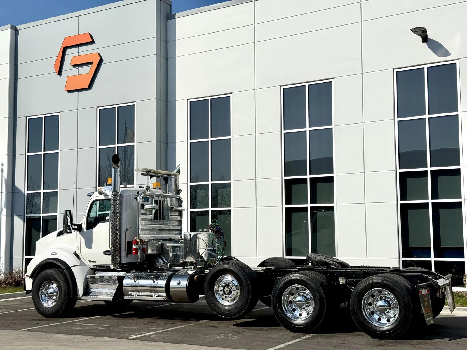 2019 Kenworth T880 in New Lenox, IL — photo 6
