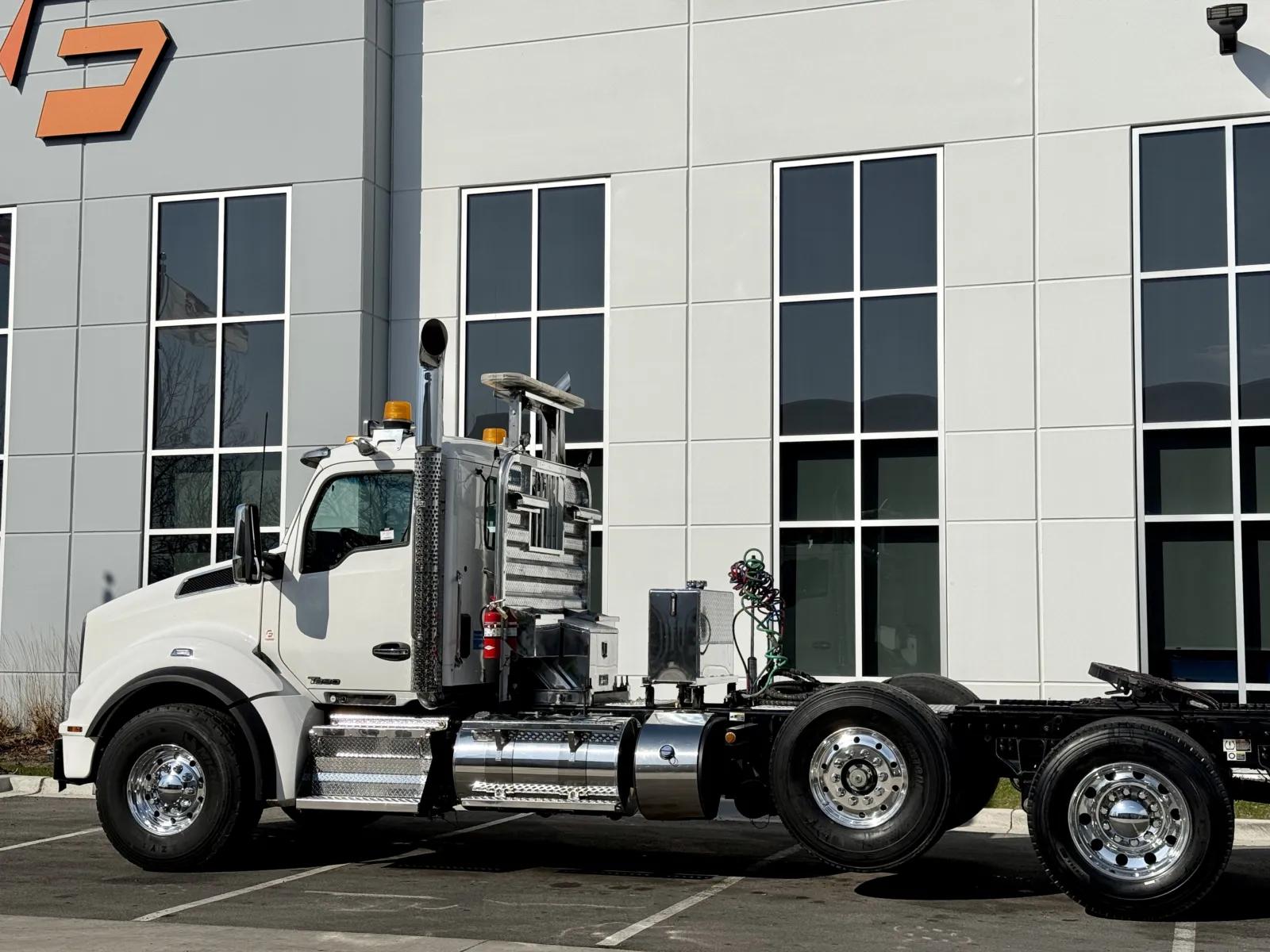 2019 Kenworth T880 in New Lenox, IL — photo 8